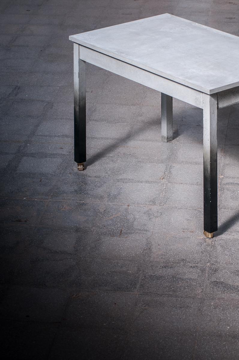 Radtlos in German means wheelless, and Ratlos means clueless. Radtlos is a monolithic concrete table, another attempt to escape the comfort zone. Leaving behind commissioned works, Michael Roschach’s new approach are objects that go beyond the form