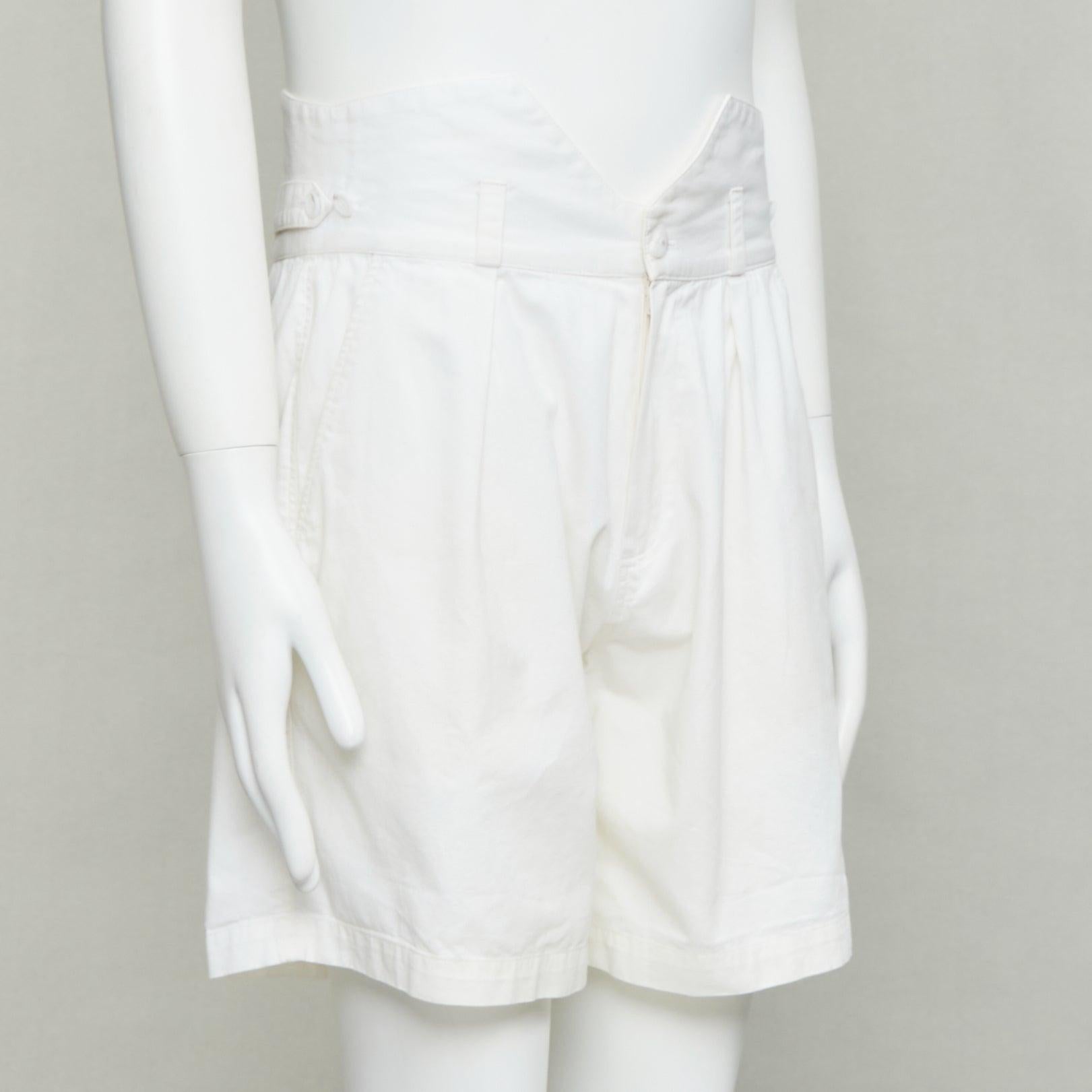 Grigio RAF SIMONS 2006 pantaloncini a vita alta in cotone a pieghe sul davanti EU50 L. in vendita