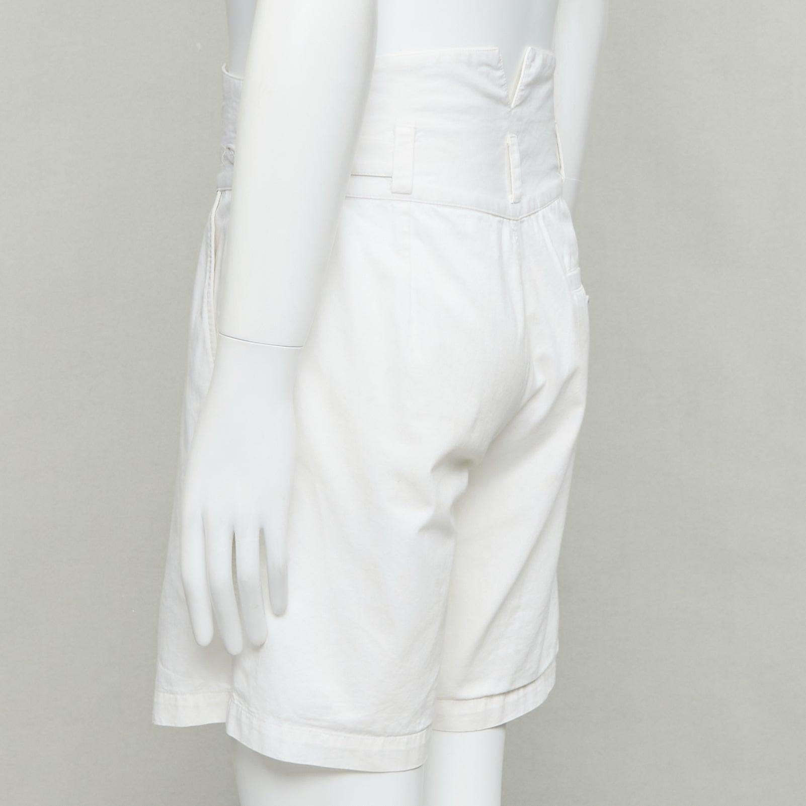 RAF SIMONS 2006 pantaloncini a vita alta in cotone a pieghe sul davanti EU50 L. in vendita 1