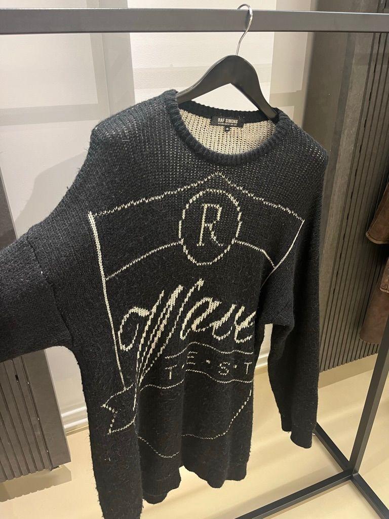 Raf Simons AW04 Waves Knit Oversized Sweater In Good Condition For Sale In LISSE, NL