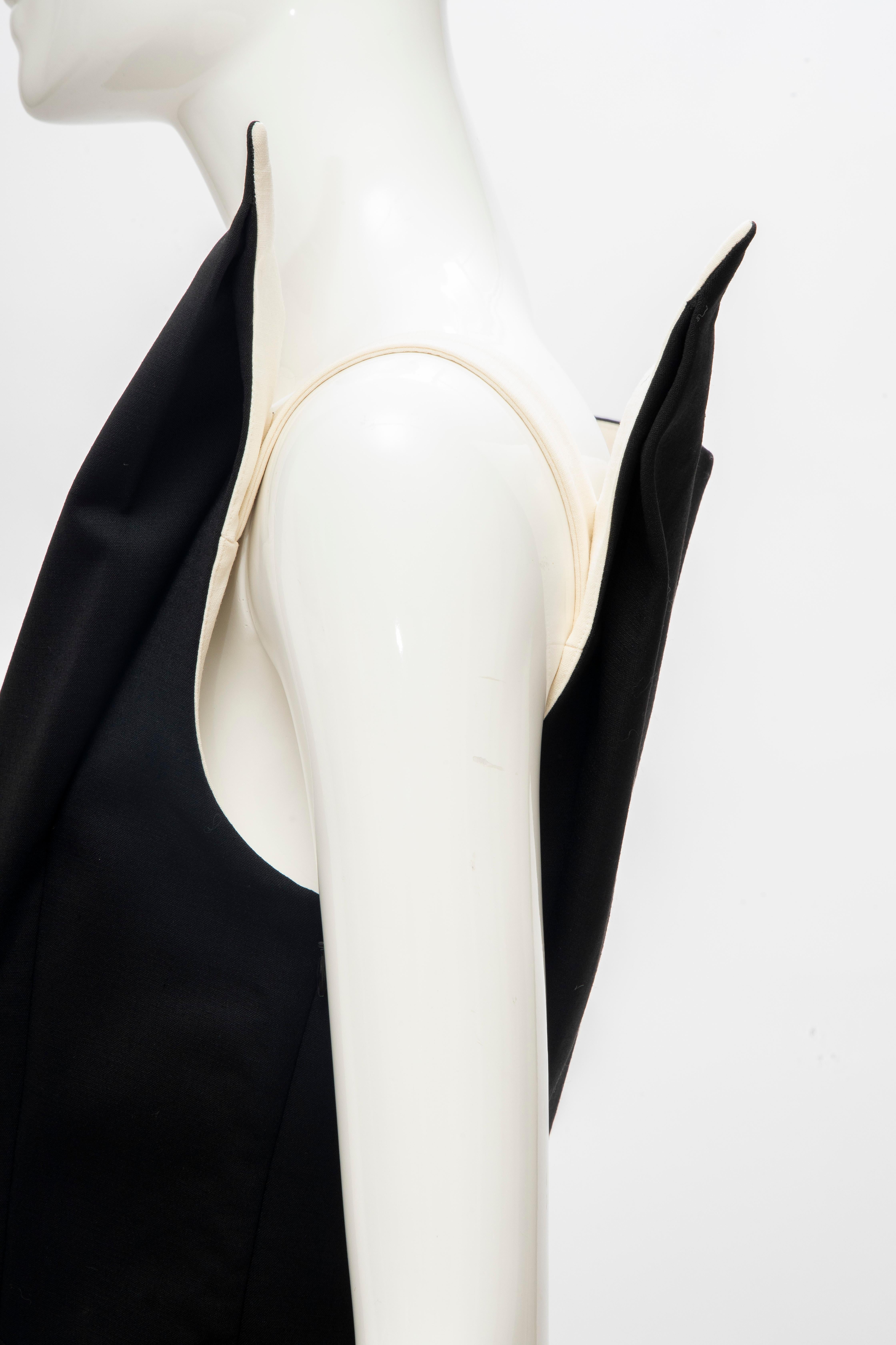 Raf Simons for Jil Sander Runway Black Wool Sculptural Evening Dress, Fall 2009 In Excellent Condition For Sale In Cincinnati, OH