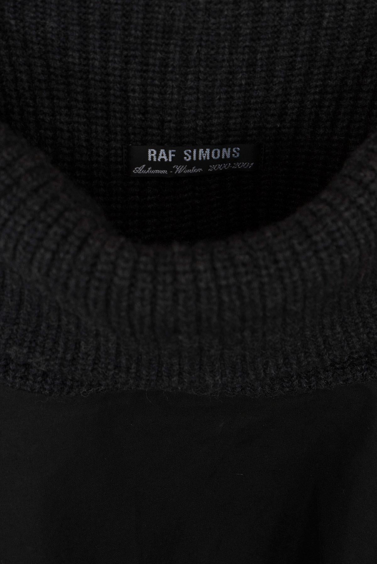 RAF SIMONS FW 00 Rare and Iconic Cotton Cape  In Excellent Condition For Sale In Milano, MILANO