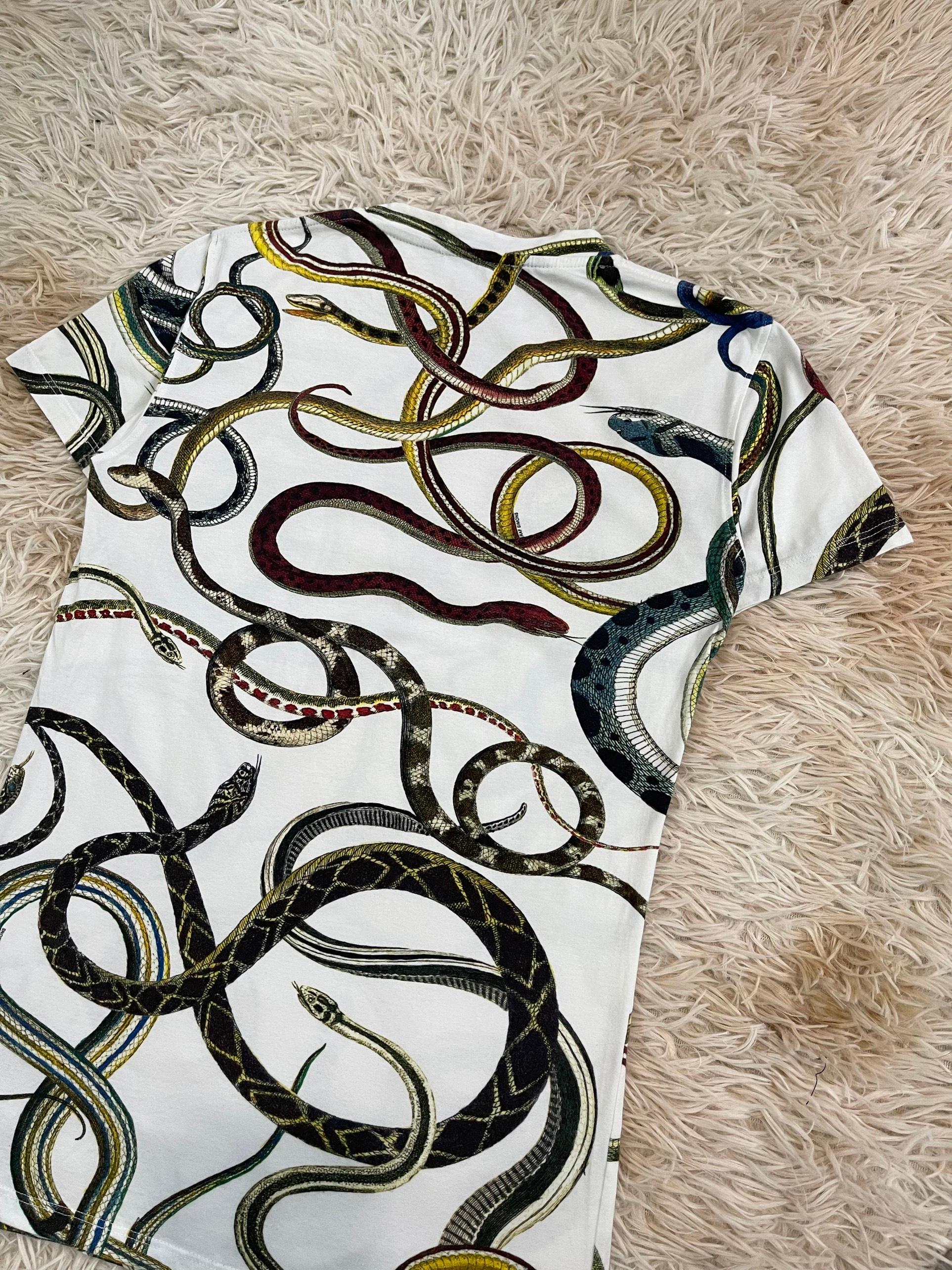 t shirt snake