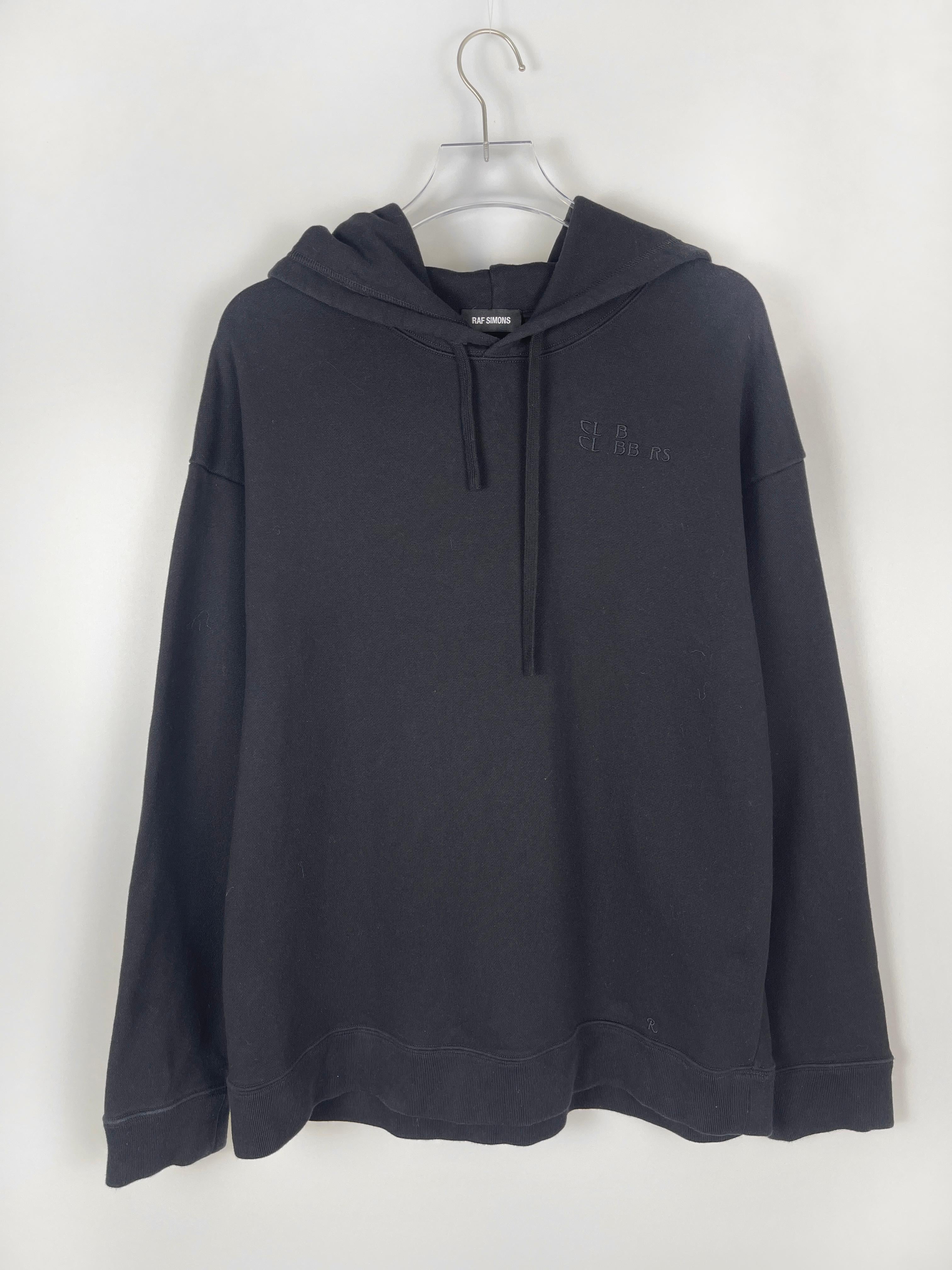 Size: M, Raf Simons hoodie are made for an oversized fits.

Condition: The piece is in near pristine condition. Every piece from our collection is in near pristine condition. Exceptional otherwise will be noted

Please feels free to message us with