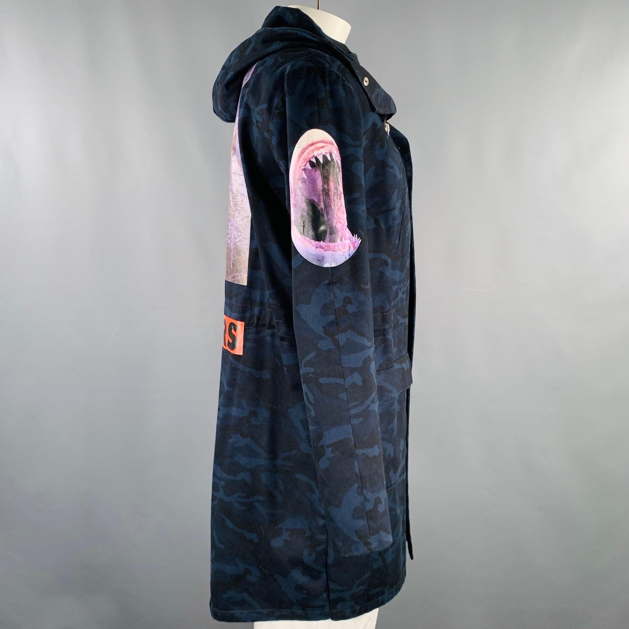 RAF SIMONS Size 42 Navy Black Camo Cotton Hooded Coat In Good Condition For Sale In San Francisco, CA