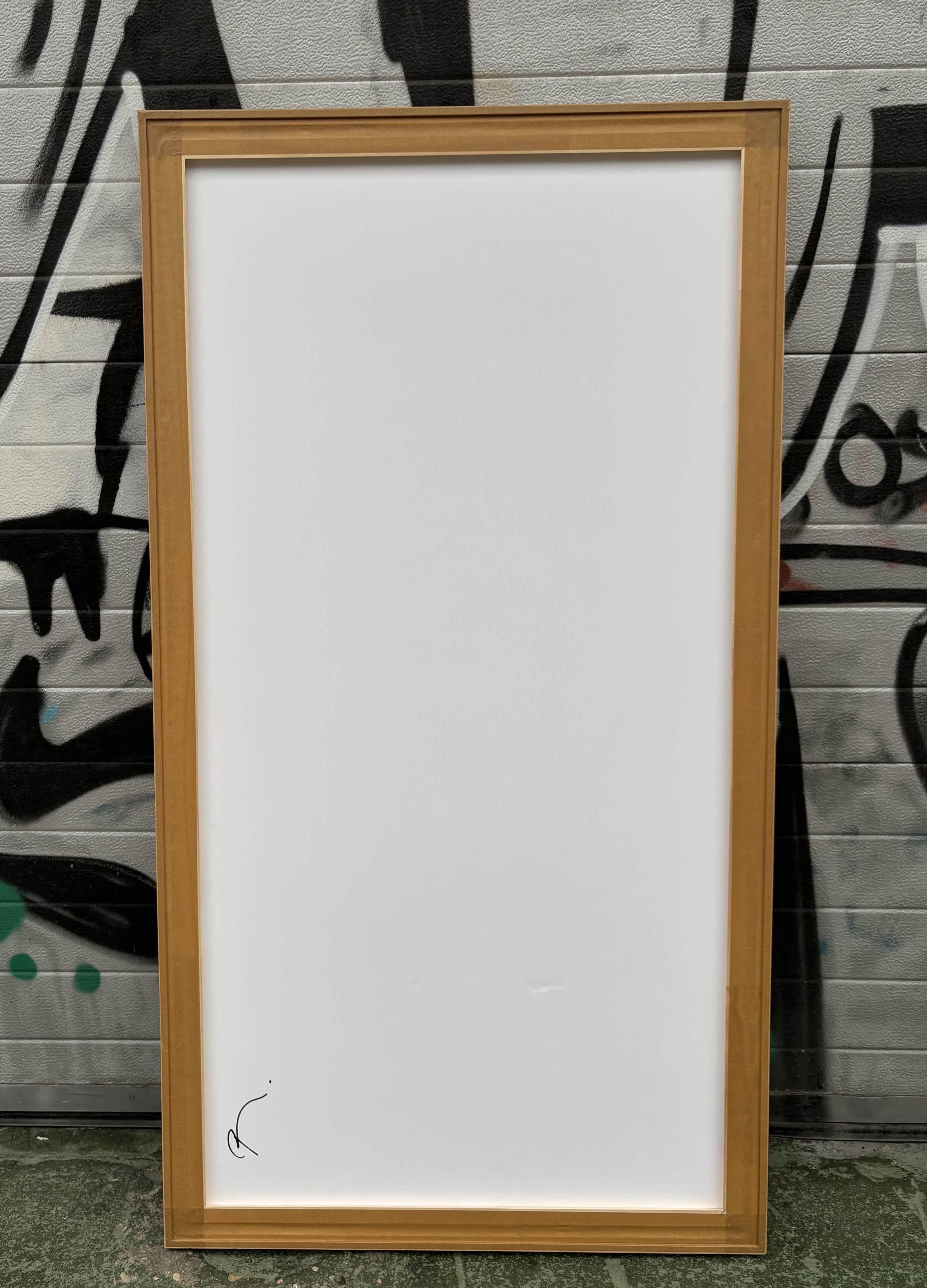 Dieses Kunstwerk ist eine geniale Collage, in der lebendige Farben und geometrische Formen kombiniert werden, um ein visuelles Erlebnis zu schaffen, das sich ständig verändert. In der Komposition dominiert ein französischer, vertikaler roter Ton,