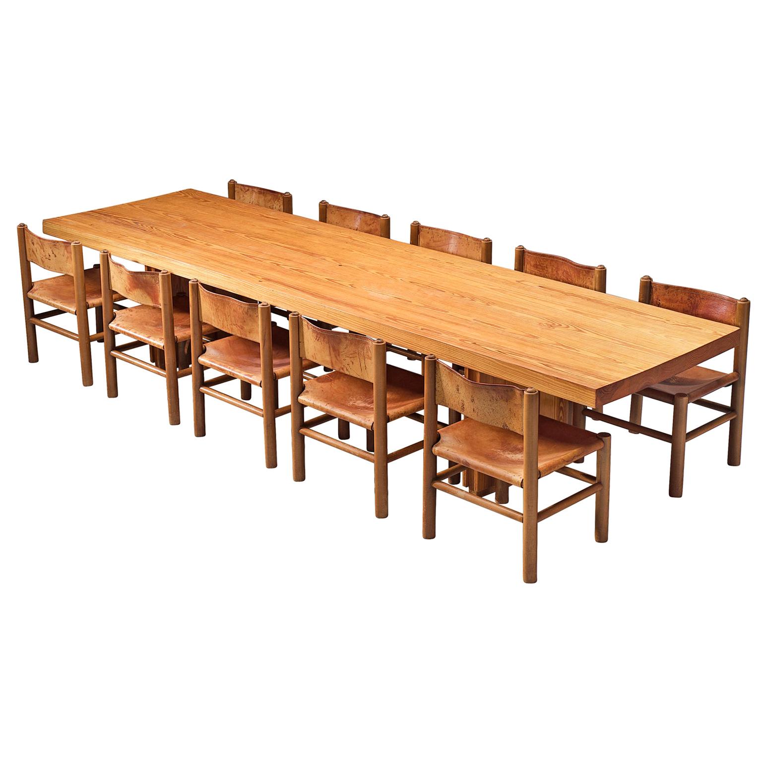 Rafael De La Joya Castro Dining Set