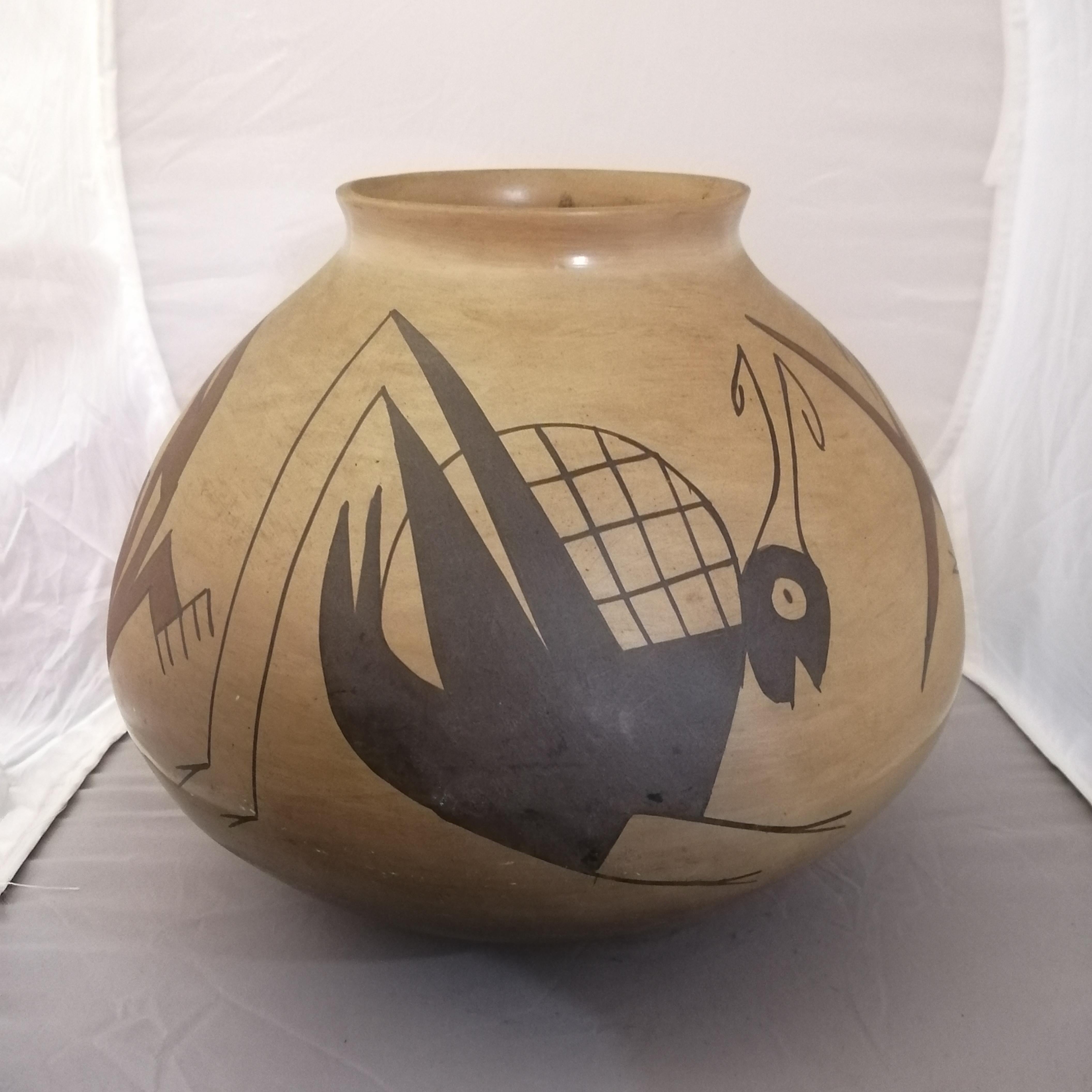 Pre-Columbian Rafael Silveira Mata Ortiz Pottery Bulged Flower Vase