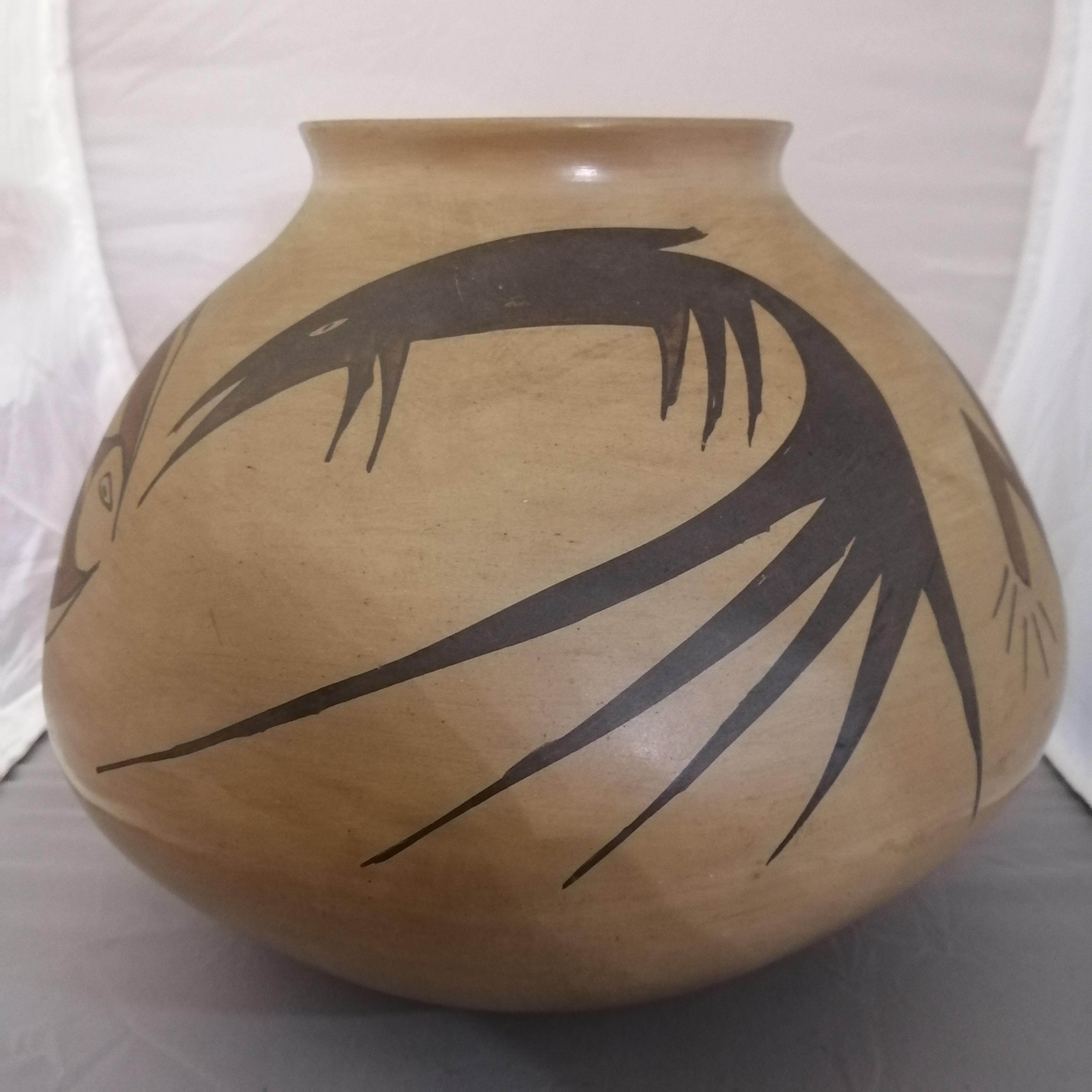 Hand-Painted Rafael Silveira Mata Ortiz Pottery Bulged Flower Vase