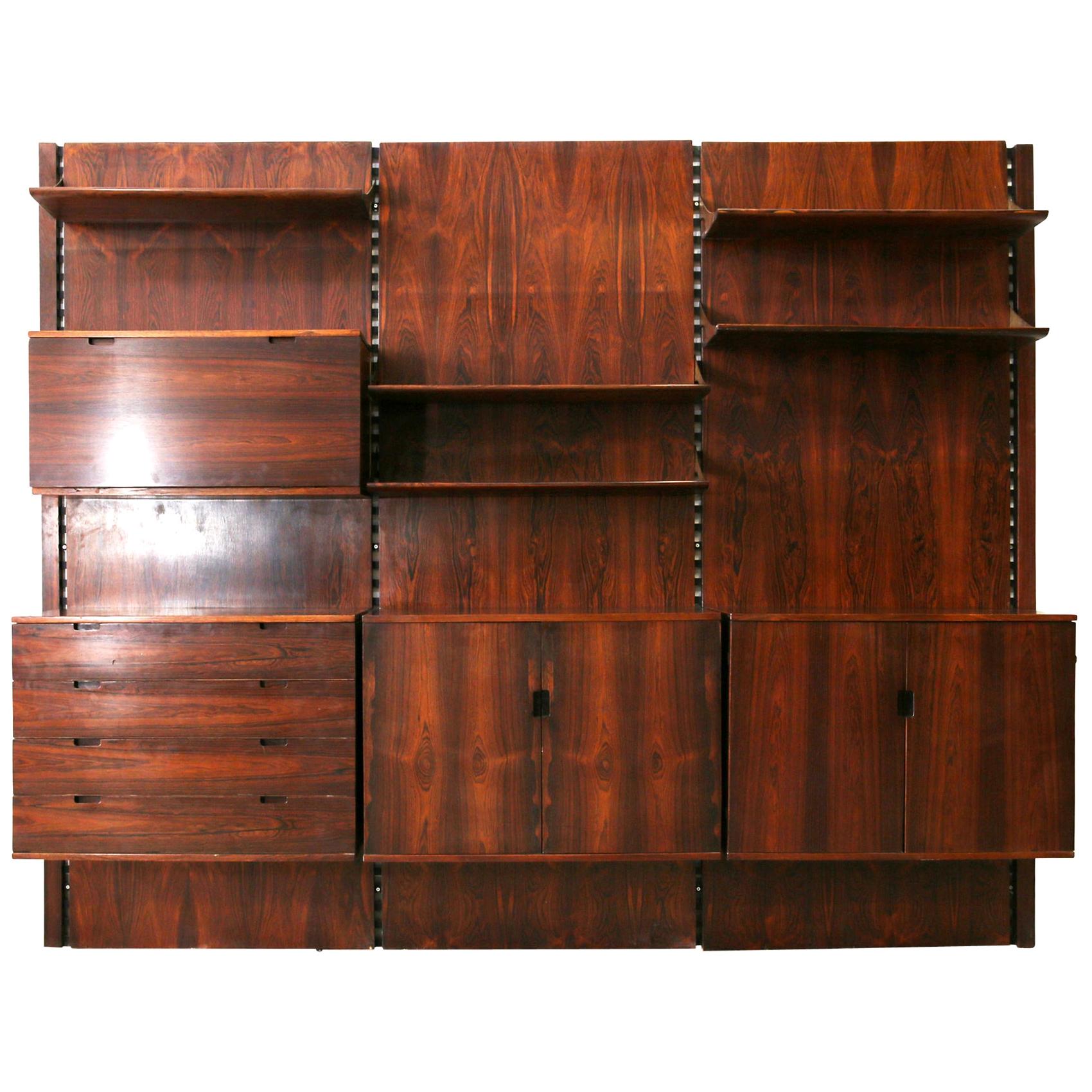 Raffaella Crespi System Bookcase in wood and brass by Mobilia, 1960s