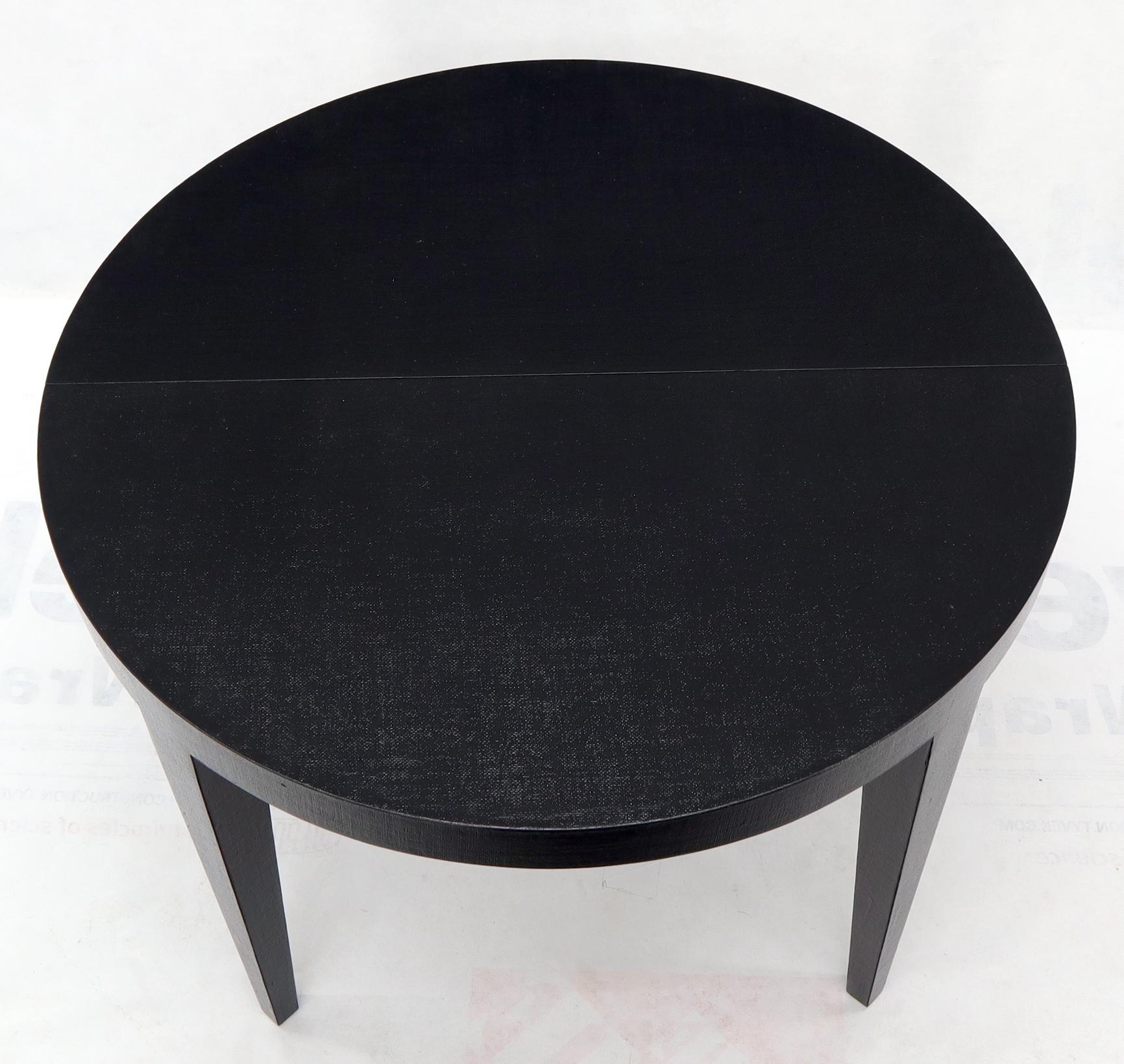 Raffia Cloth Covered Black Lacquer Square Tapered Legs Dining Conference Table In Excellent Condition In Rockaway, NJ