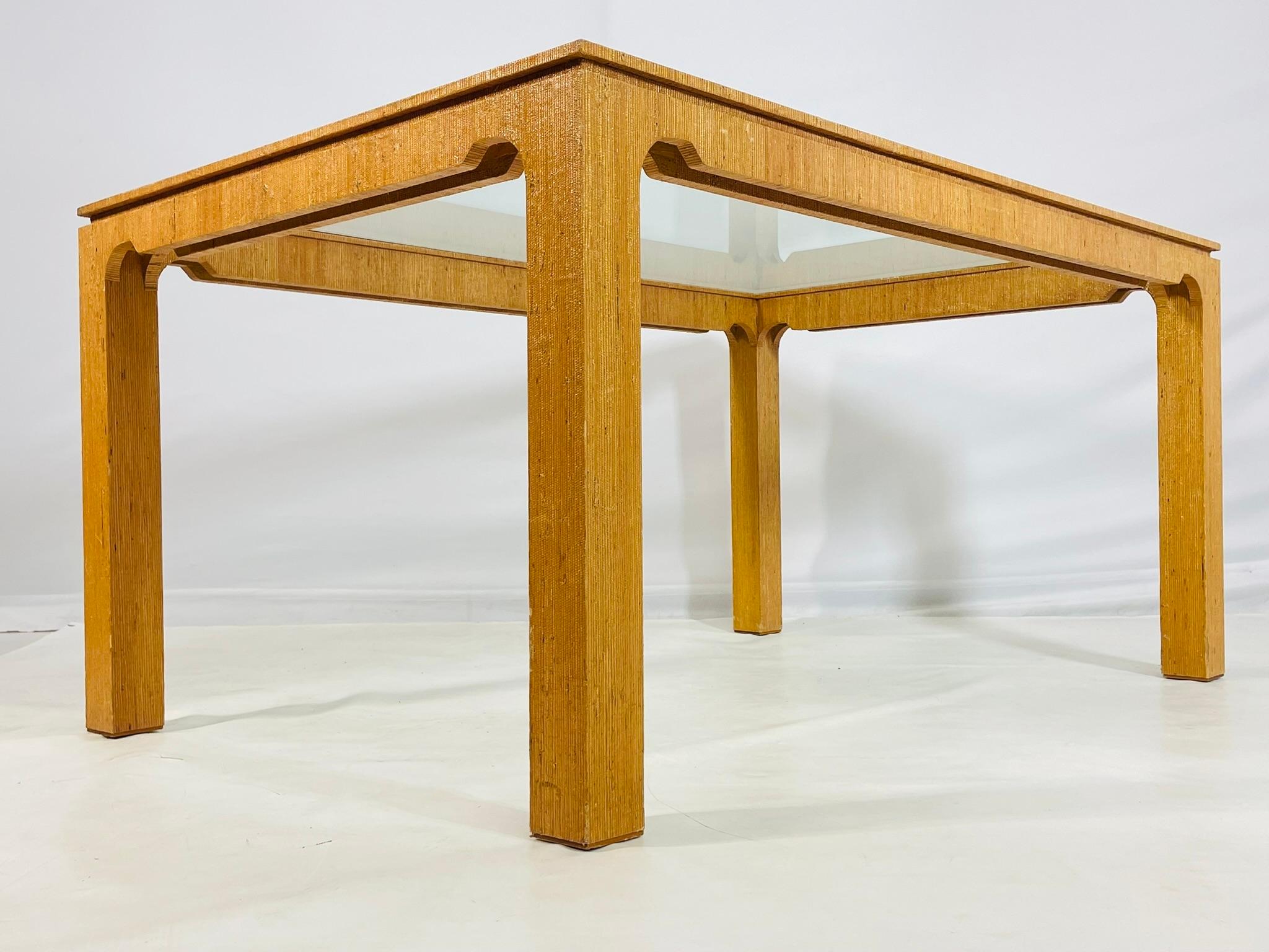 Mesa de comedor con relieve de rafia al estilo de Karl Springer, EE.UU. Años 70 en venta 2