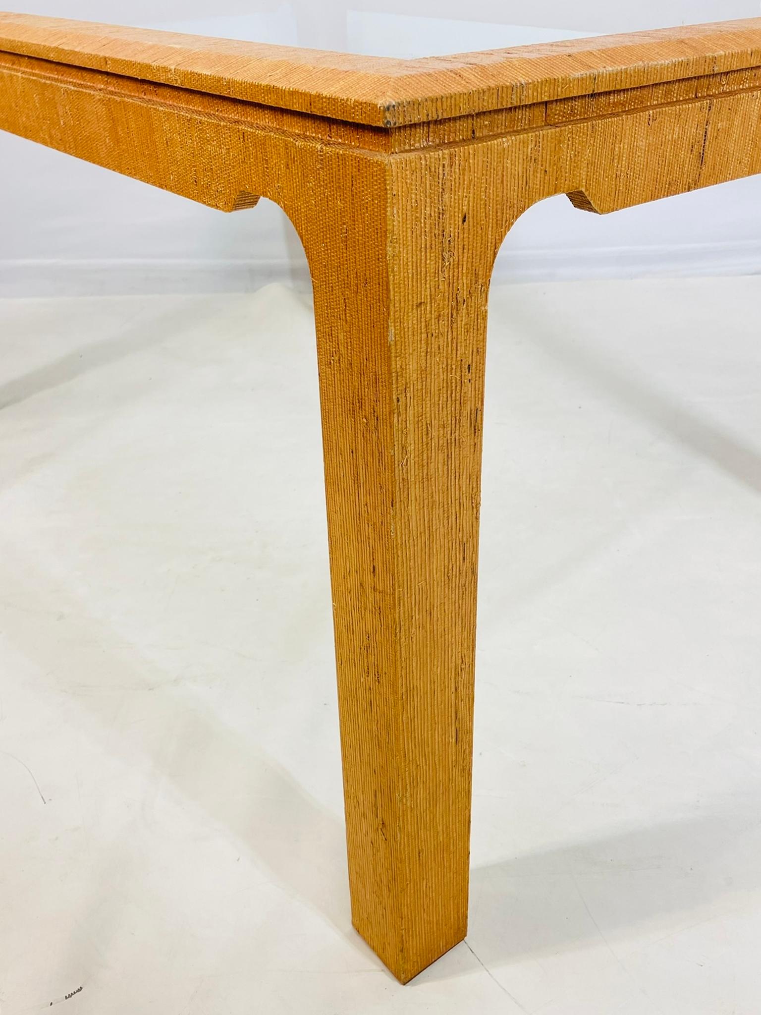 Mesa de comedor con relieve de rafia al estilo de Karl Springer, EE.UU. Años 70 en venta 7