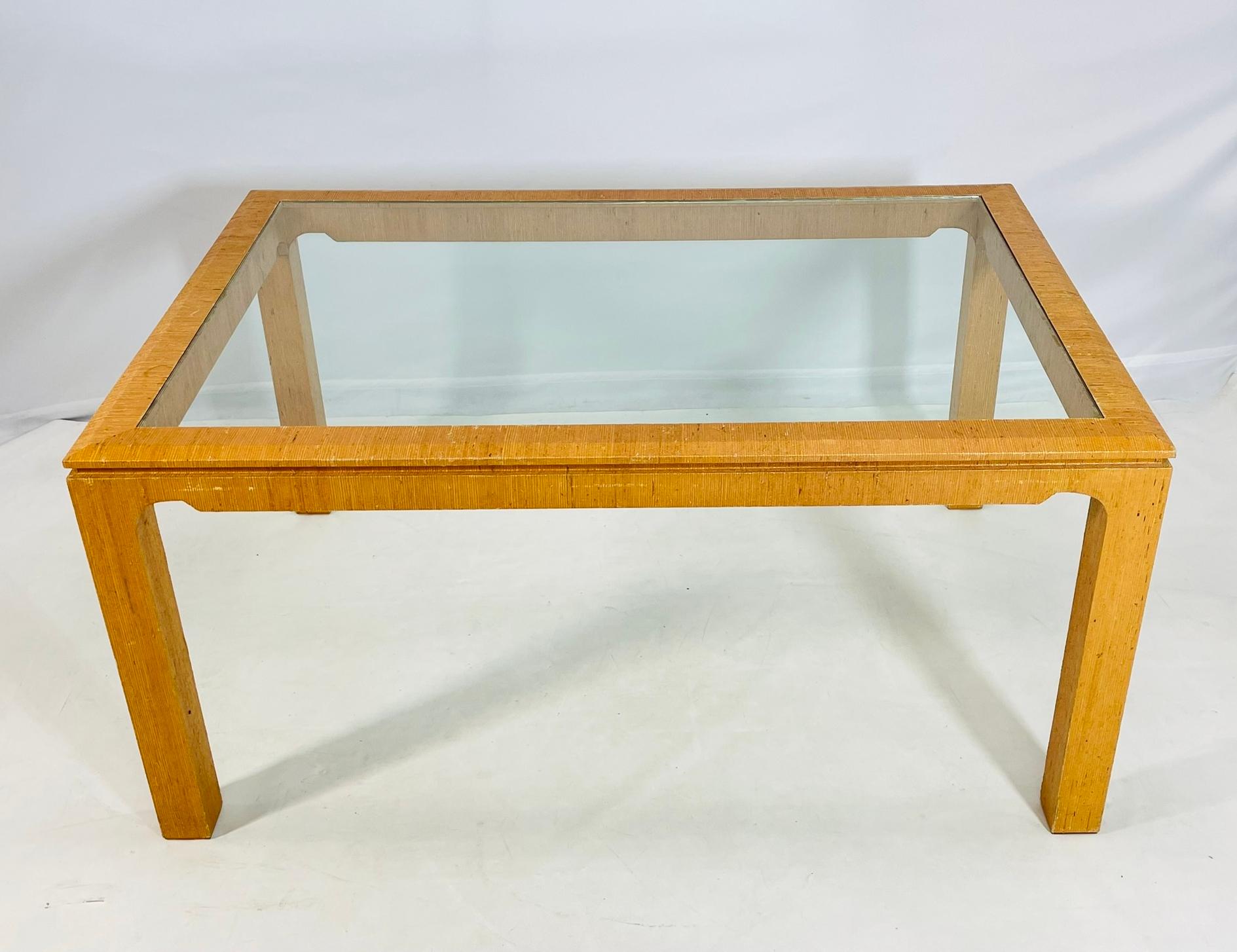 Mesa de comedor con relieve de rafia al estilo de Karl Springer, EE.UU. Años 70 Hecho a mano en venta
