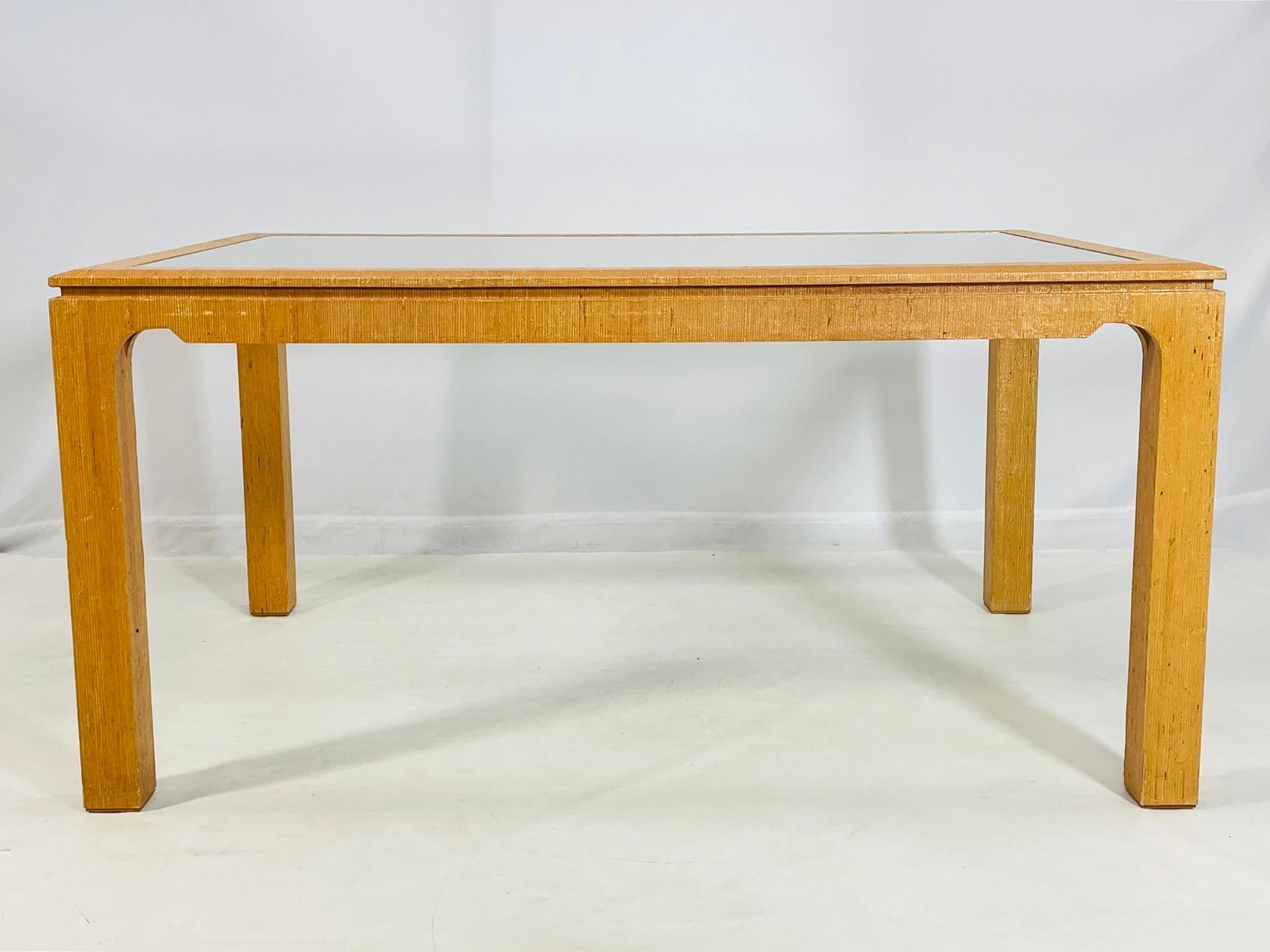 Mesa de comedor con relieve de rafia al estilo de Karl Springer, EE.UU. Años 70 finales del siglo XX en venta