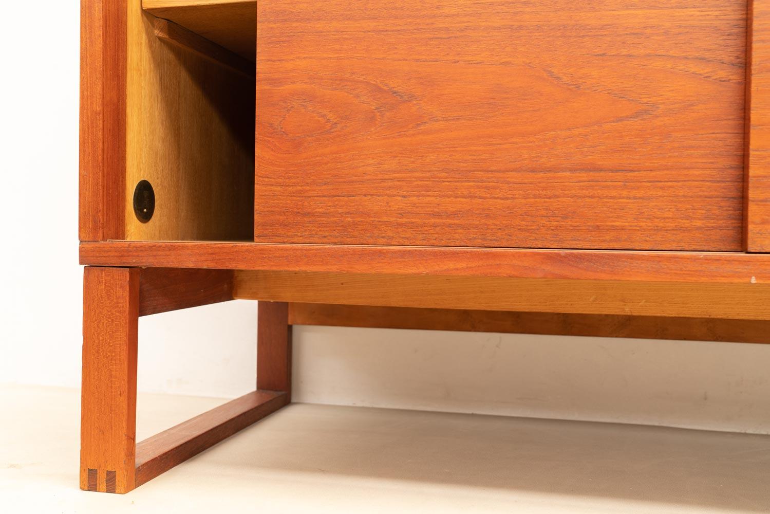 Raffia sideboard, 1960s In Good Condition For Sale In Brussels, BE