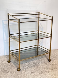 Raffinato carrello bar in ottone e vetro con tre ripiani, anni '70