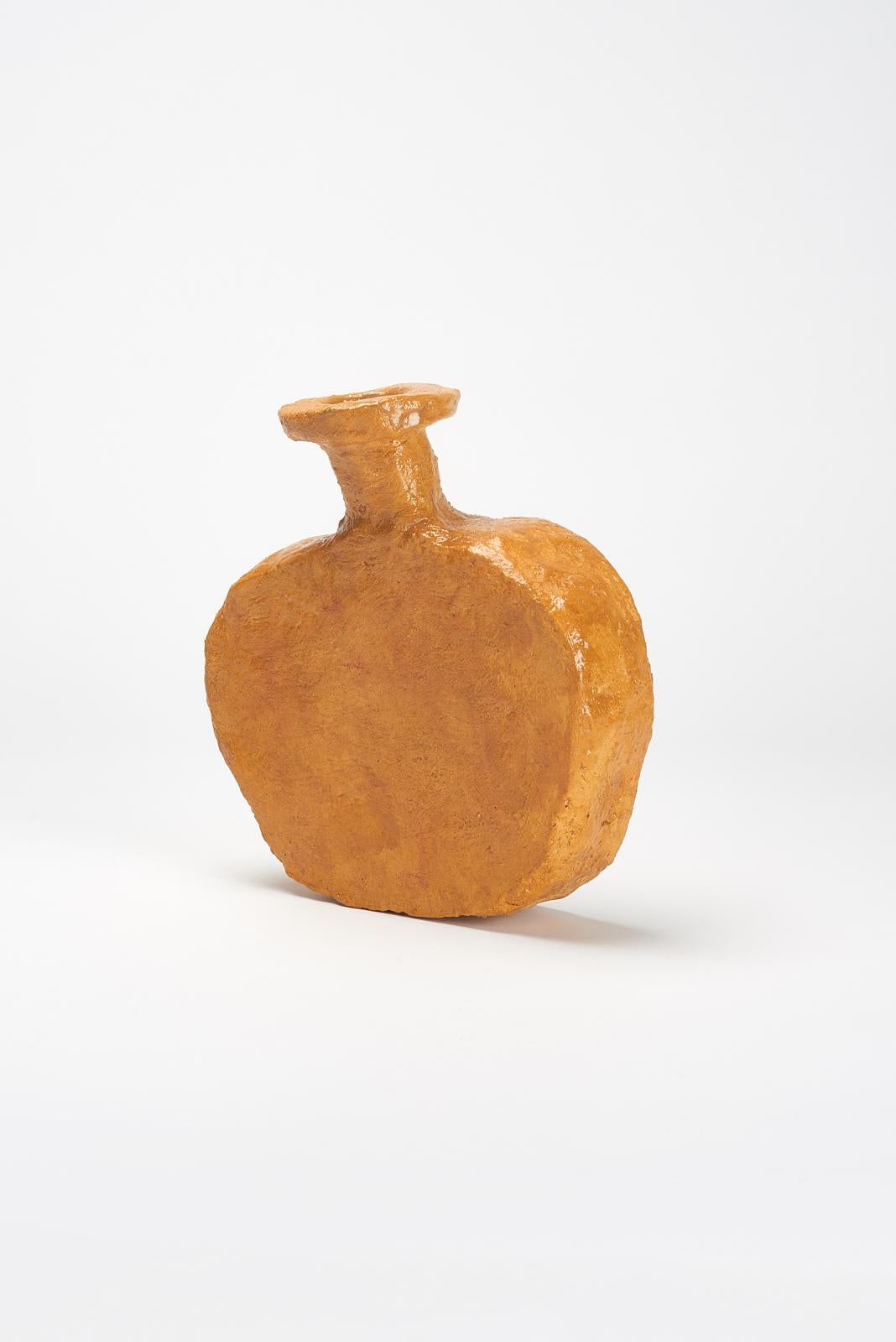 Néerlandais Forme organique unique, vase simple en céramique orange vif de Willem Van Hooff en vente