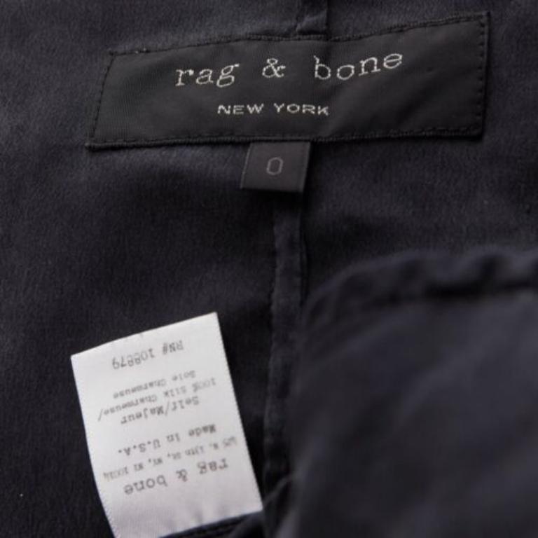 RAG & BONE Combinaison à ceinture en soie charmeuse gris anthracite 100 % US0 XS en vente 3