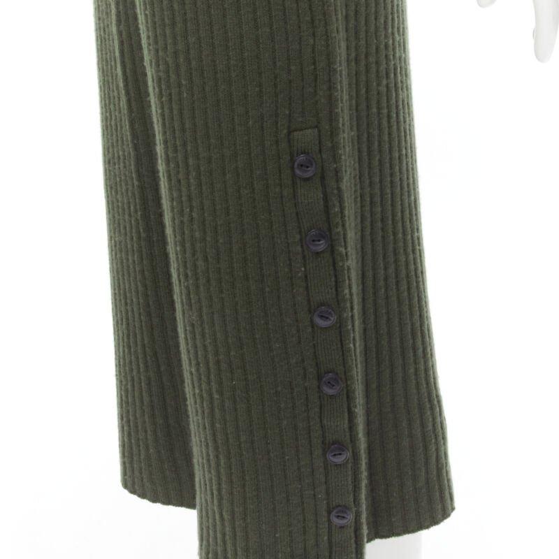 RAG & BONE 100% merino wool braid detail ribbed button side sweater dress S
Reference: KNLM/A00143
Brand: rag & bone
Material: Merino Wool
Color: Green
Pattern: Solid
Extra Details: High neck. Shoulder epaulette. Braid twist detail at front waist.