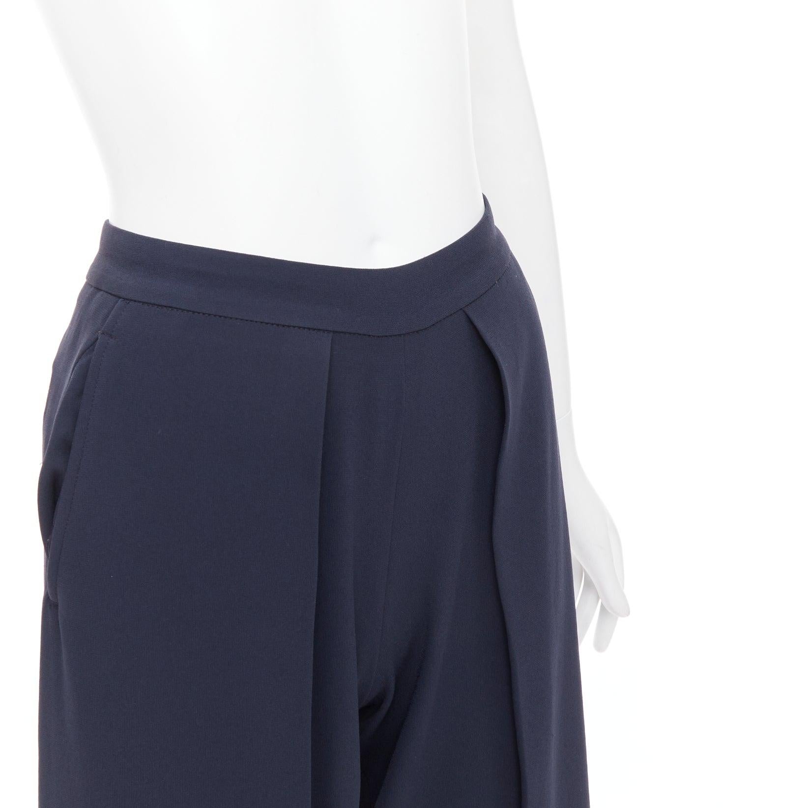 RAG & BONE pantalón ancho plisado invertido gris oscuro US0 XS
Referencia: GEGG/A00197
Marca: rag & bone
Material: Triacetato, Mezcla
Color: Gris
Patrón: Sólido
Cierre: Bragueta con cremallera
Detalles adicionales: Bolsillos traseros.
Fabricado en:
