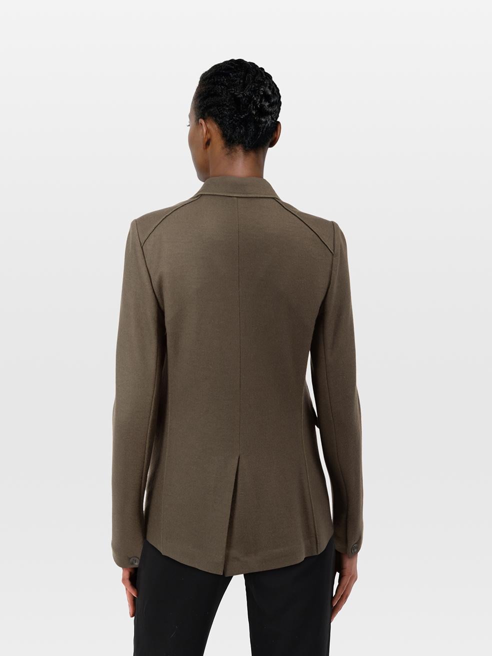 CONDITION is Very Good. Hardly any visible wear to the jacket is evident on this used Rag & Bone designer resale item.
 
 
 
 Details
 
 
 Green
 
 Wool
 
 Blazer
 
 Single breasted
 
 Button up fastening
 
 2x Front pockets
 
 
 
 
 
 Made in USA
