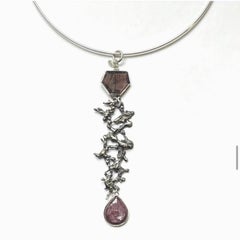 Raíces de Rubí Pendant Necklace in 950 Silver and Rubies by Macarena Ravioly