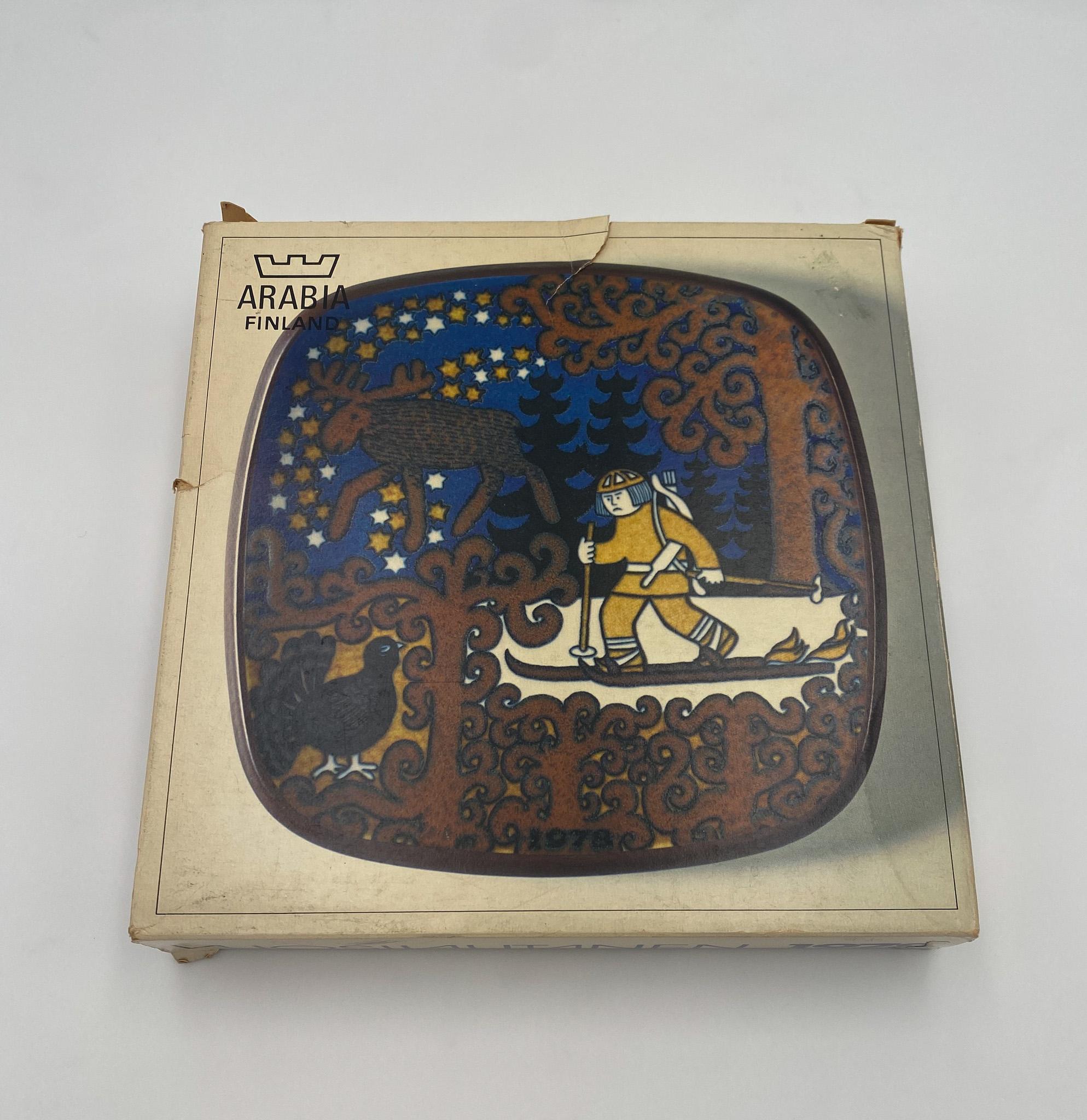 Raija Uosikkinen Dekorativer Teller für Arabia of Finland, 1978 (20. Jahrhundert) im Angebot