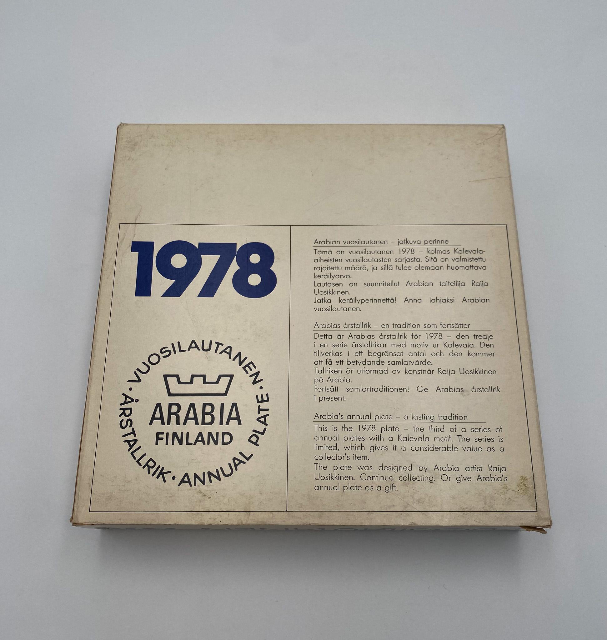 20th Century Raija Uosikkinen Decorative Plate for Arabia of Finland, 1978 For Sale