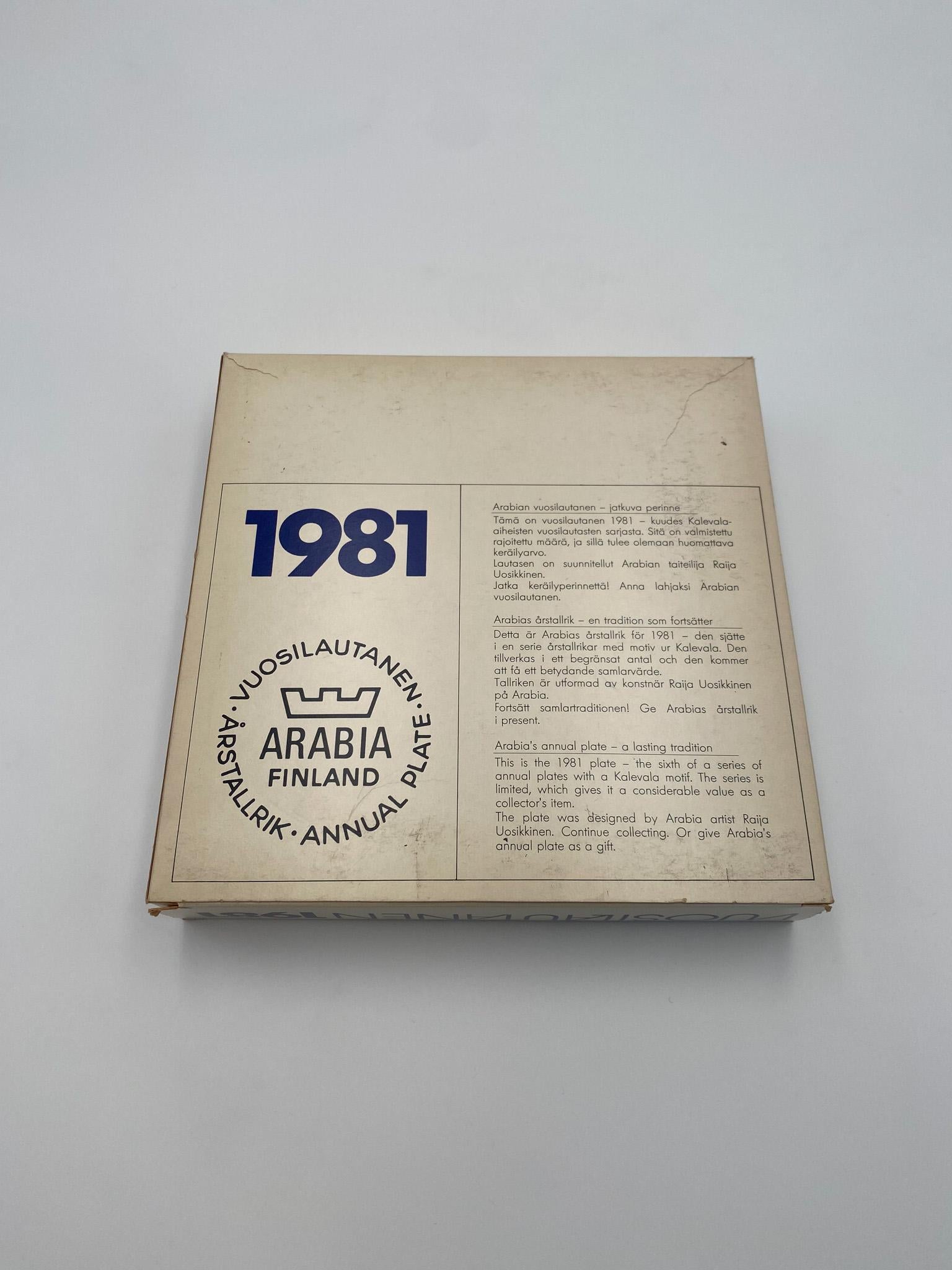 20th Century Raija Uosikkinen Decorative Plate for Arabia of Finland, 1981 For Sale