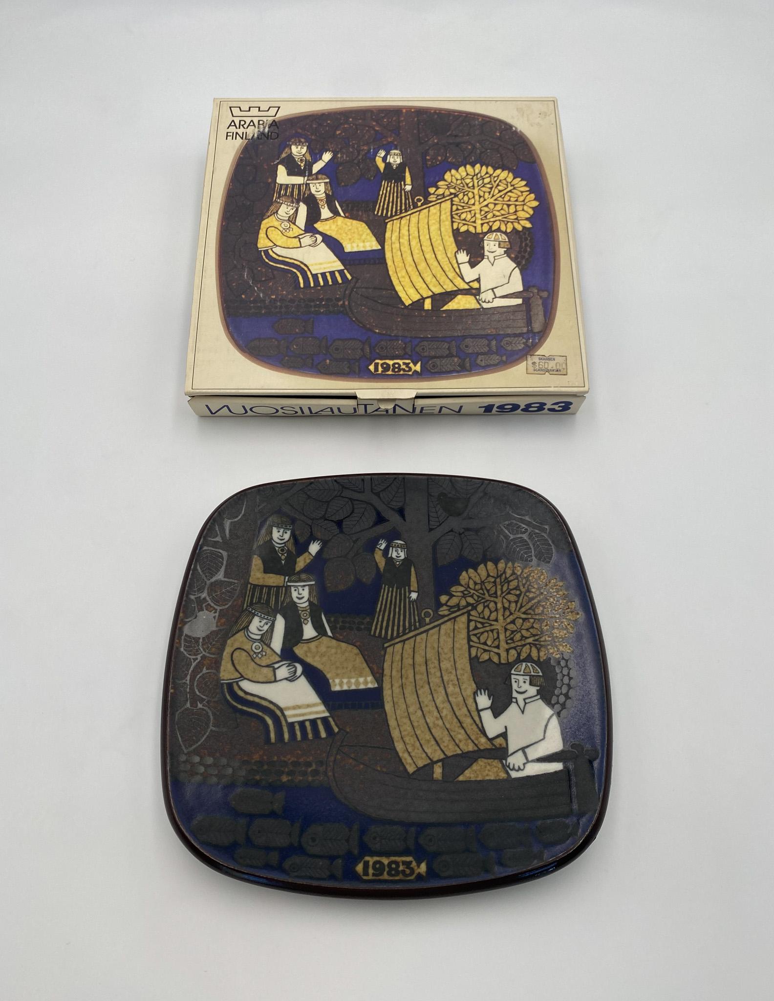 Glazed Raija Uosikkinen Decorative Plate for Arabia of Finland, 1983 For Sale