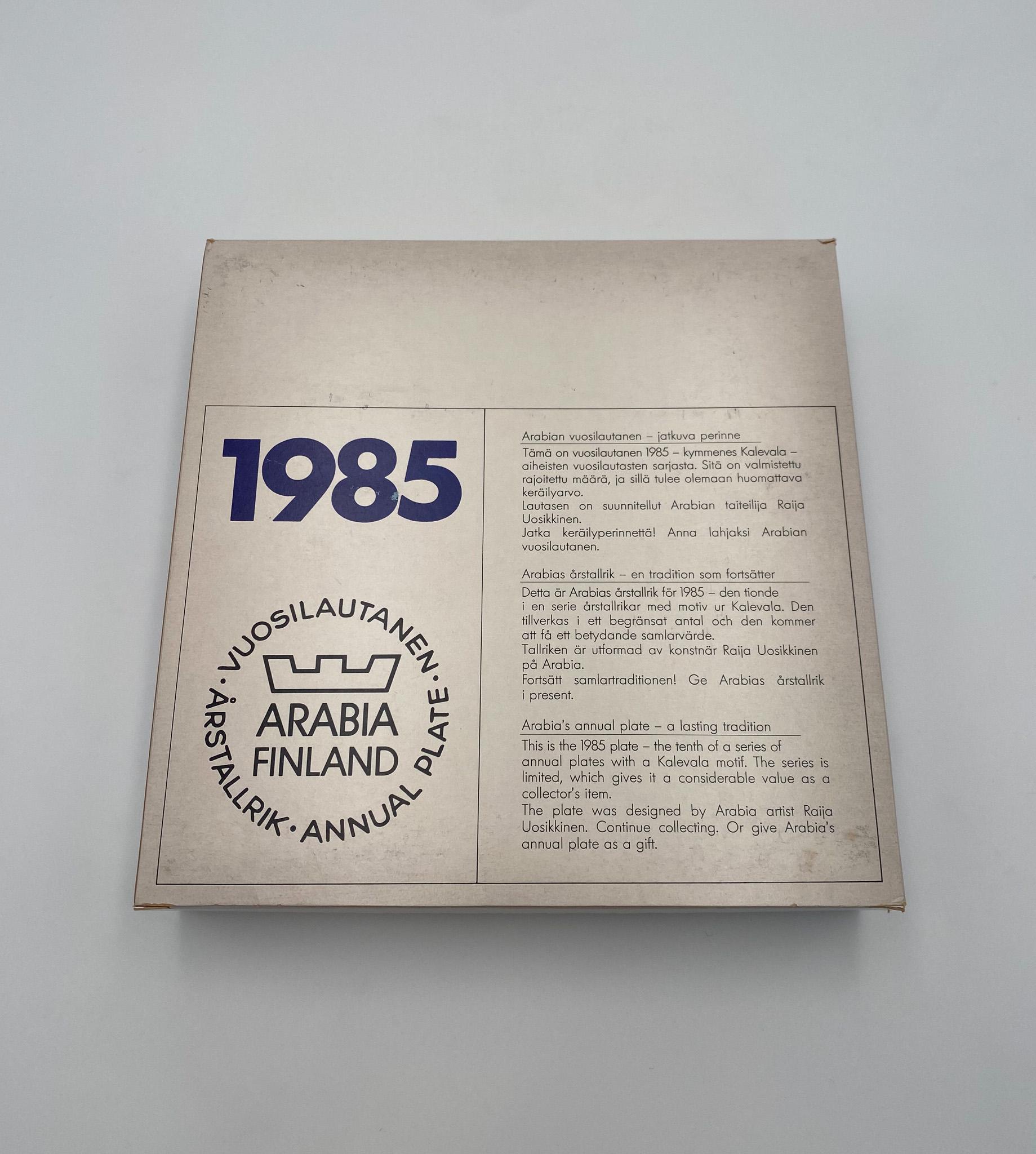 Raija Uosikkinen Decorative Plate for Arabia of Finland, 1985  For Sale 1