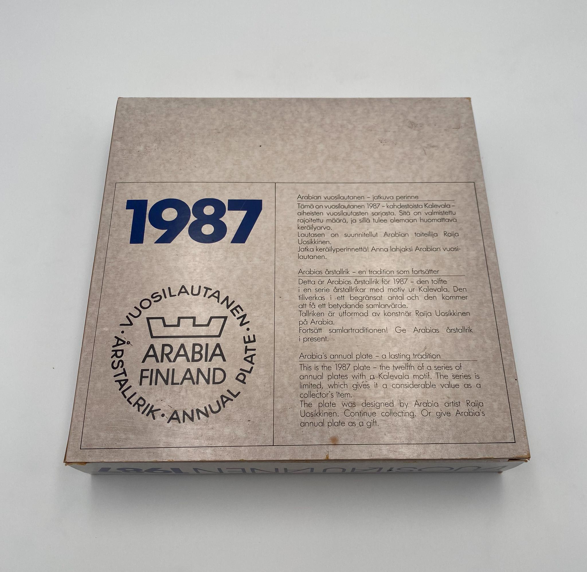 Finlandais Plaque décorative de Raija Uosikkinen pour Arabia of Finland, 1987  en vente
