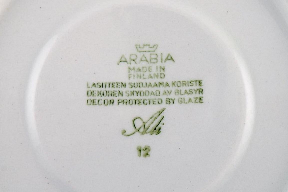 Raija Uosikkinen pour Arabia, 9 tasses à café en porcelaine Ali avec soucoupes Excellent état - En vente à Copenhagen, DK