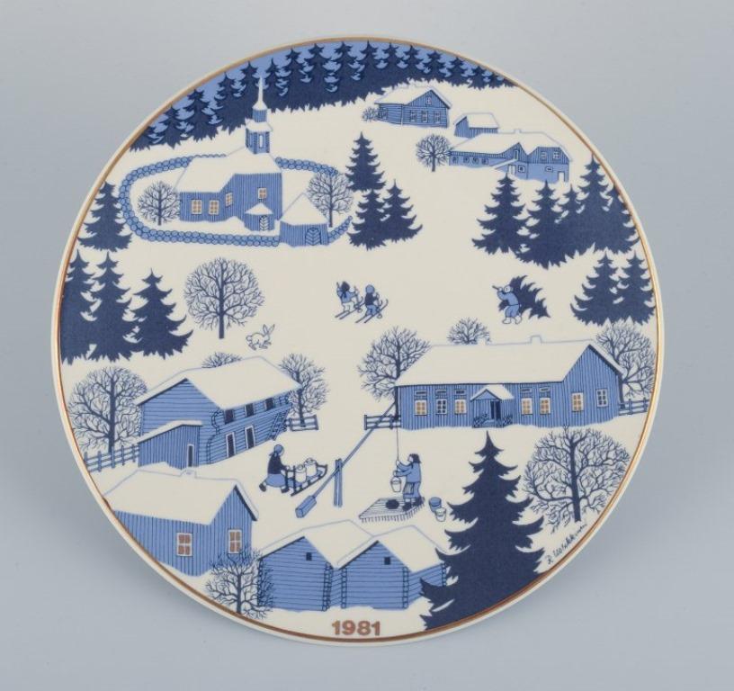 Raija Uosikkinen for Arabia, Finland, a set of six porcelain Christmas plates. In Excellent Condition For Sale In Copenhagen, DK
