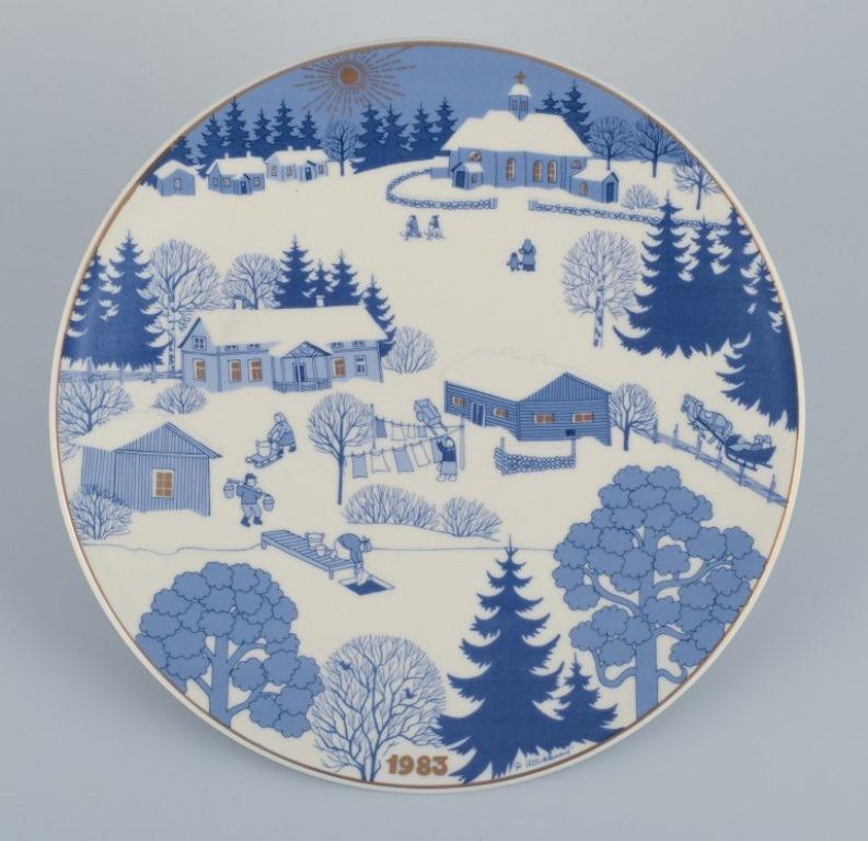 Fin du 20e siècle Raija Uosikkinen pour Arabia, Finlande, un ensemble de six assiettes de Noël en porcelaine. en vente