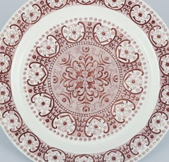 Raija Uosikkinen pour Arabia, Finlande Plat rond 'Ali' en faïence.