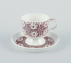 Raija Uosikkinen for Arabia, Finland. Set of four ‘Ali’ coffee cups and saucers