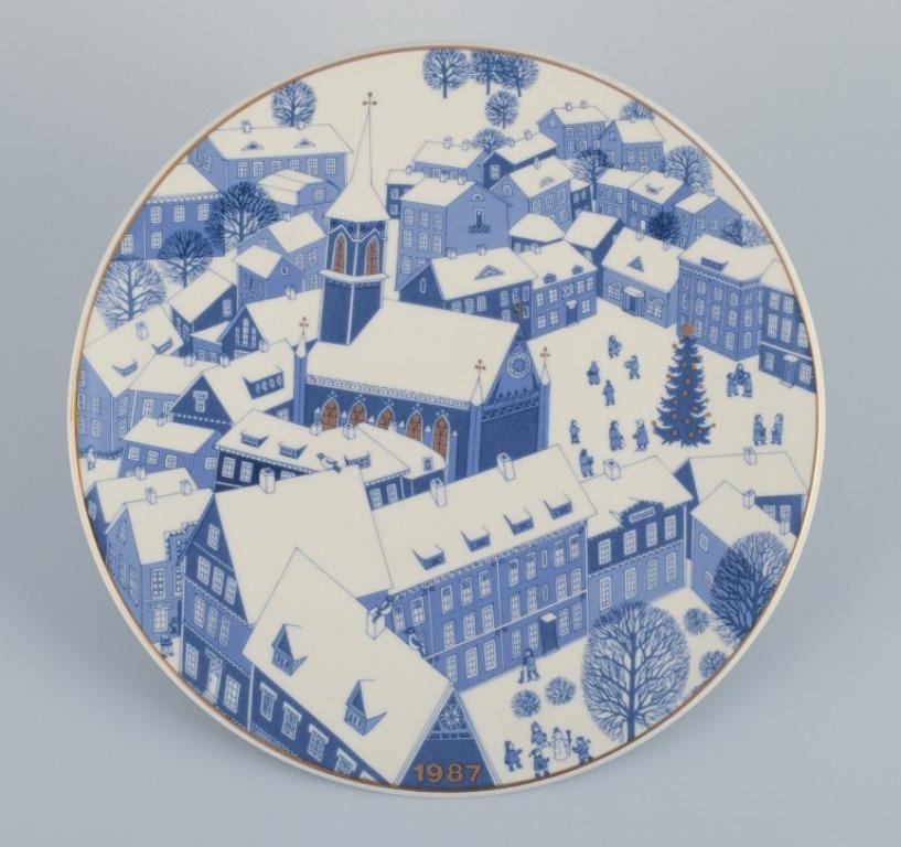 Finnish Raija Uosikkinen for Arabia, Finland. Set of six porcelain Christmas plates.  For Sale