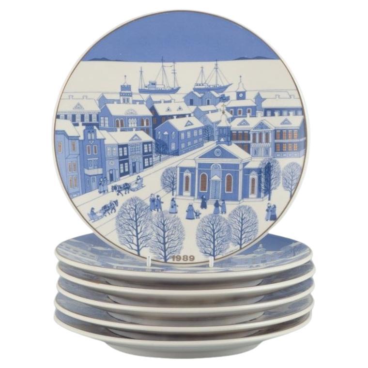 Raija Uosikkinen for Arabia, Finland. Set of six porcelain Christmas plates.  For Sale