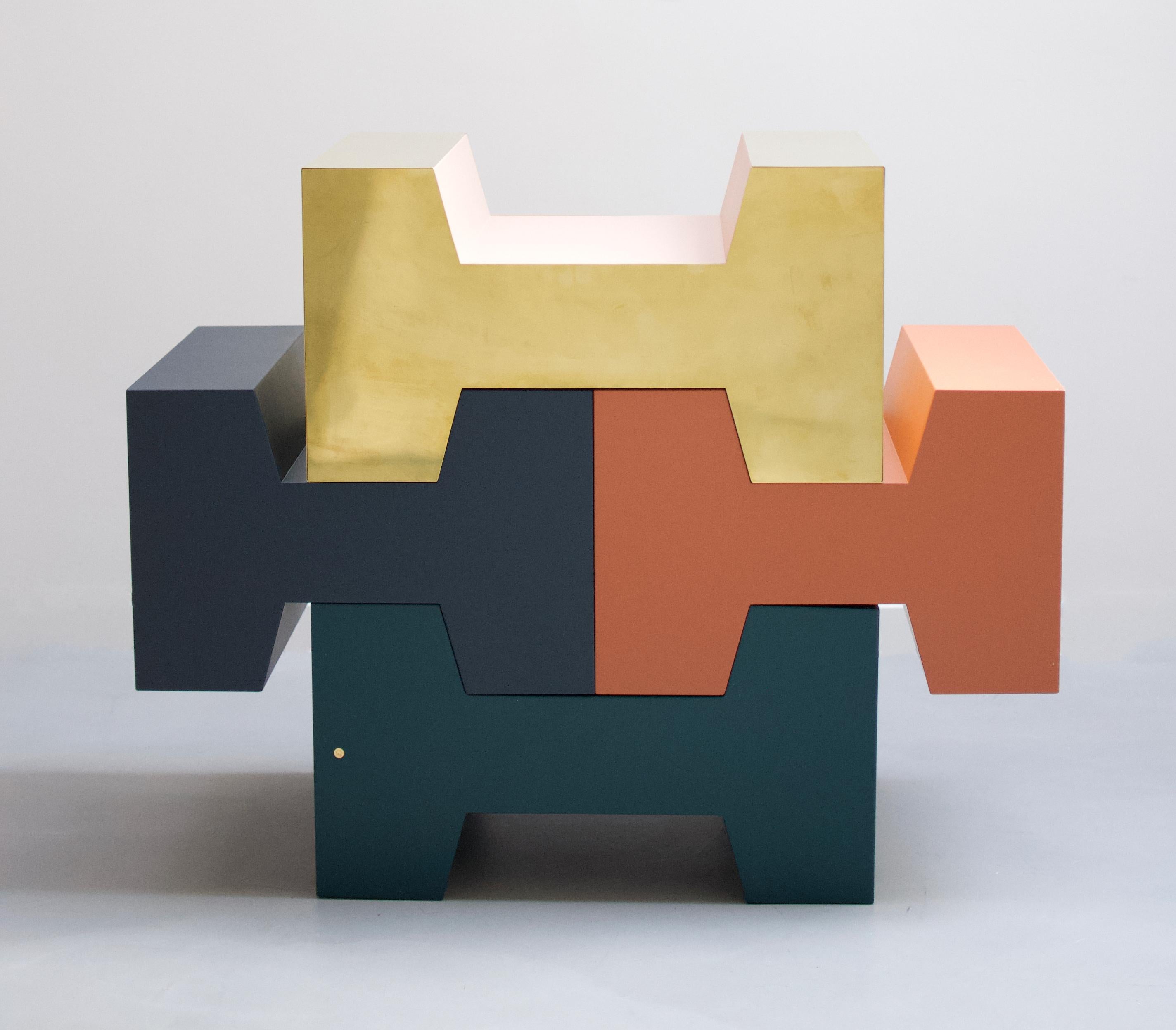 Minimaliste Rails 550 Sculpture fonctionnelle Table d'appoint laquée - Terra en vente
