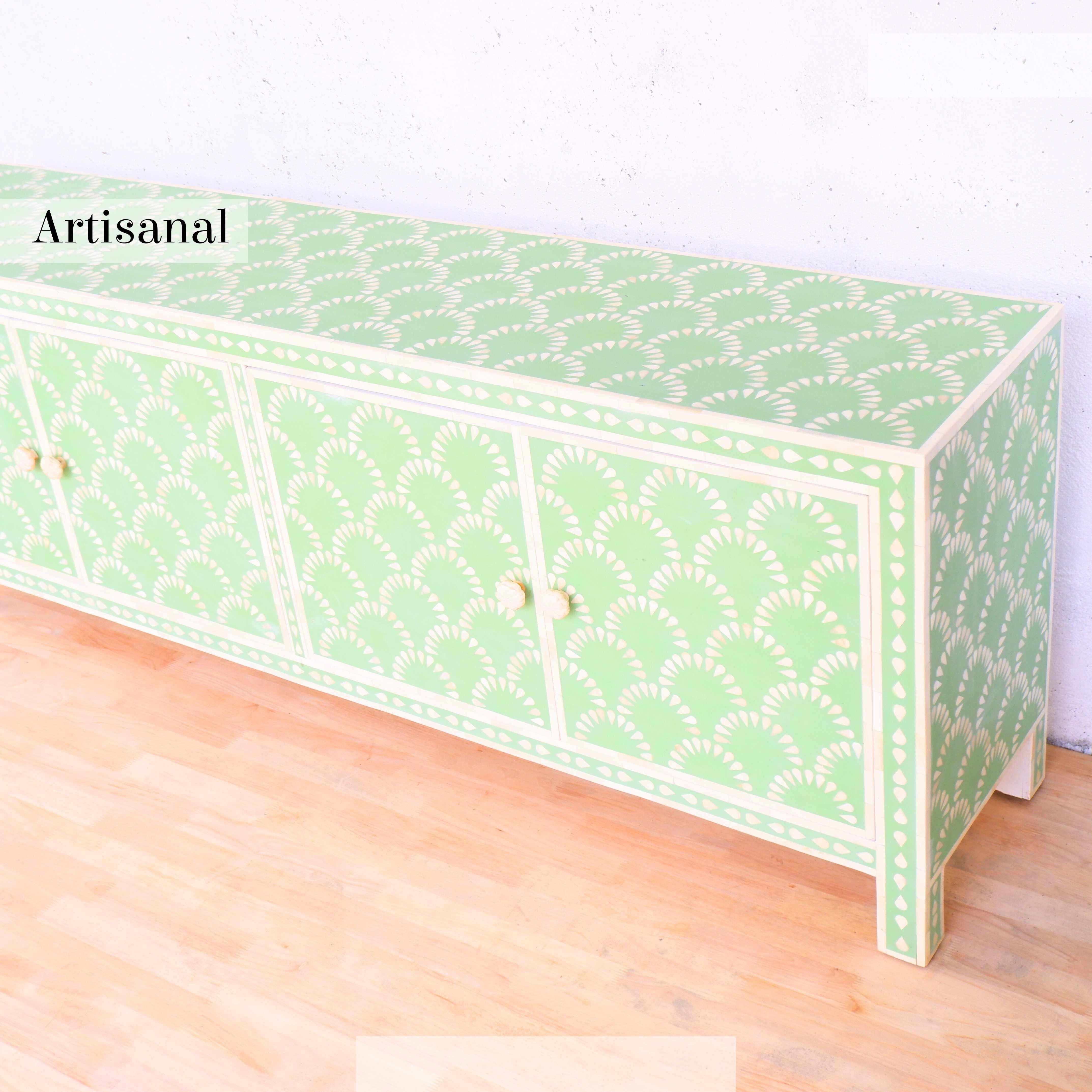 Console multimediale con intarsio verde a goccia di pioggia, credenza realizzata a mano da Artisanal In condizioni Nuovo in vendita a New York, NY