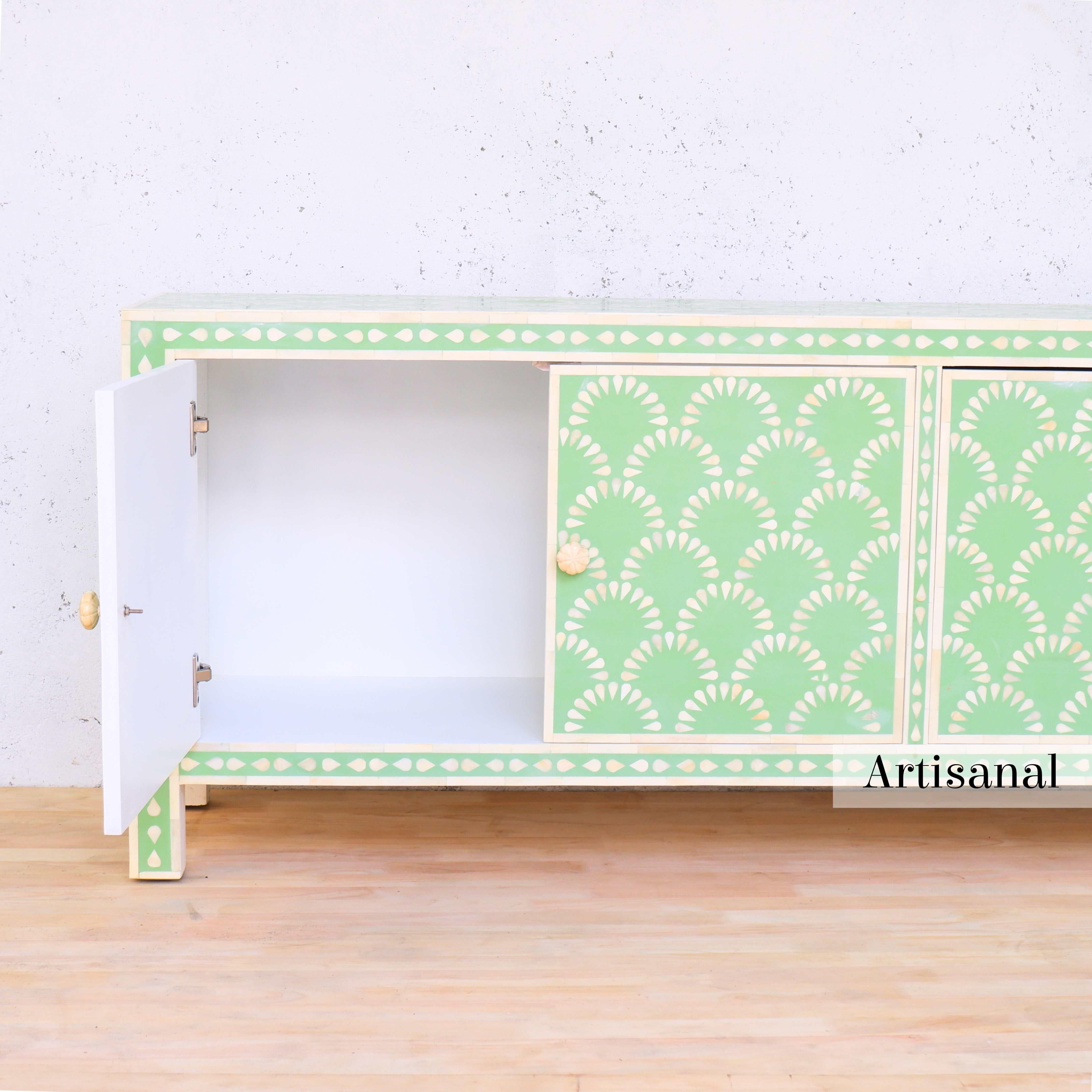 XXI secolo e contemporaneo Console multimediale con intarsio verde a goccia di pioggia, credenza realizzata a mano da Artisanal in vendita
