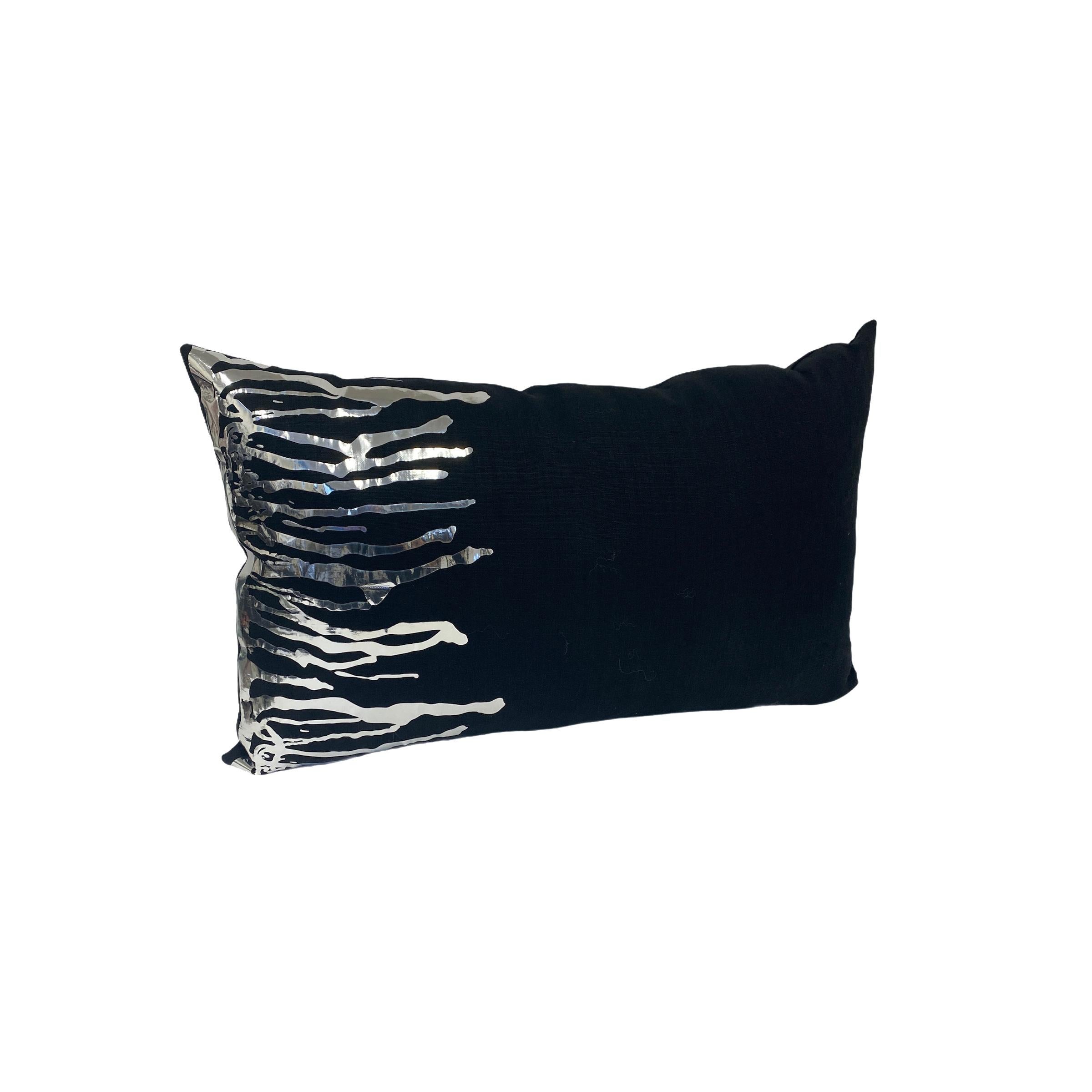 Modern Rain Drop Motif Soft Linen Throw Accent Pillows in Midnight Black For Sale