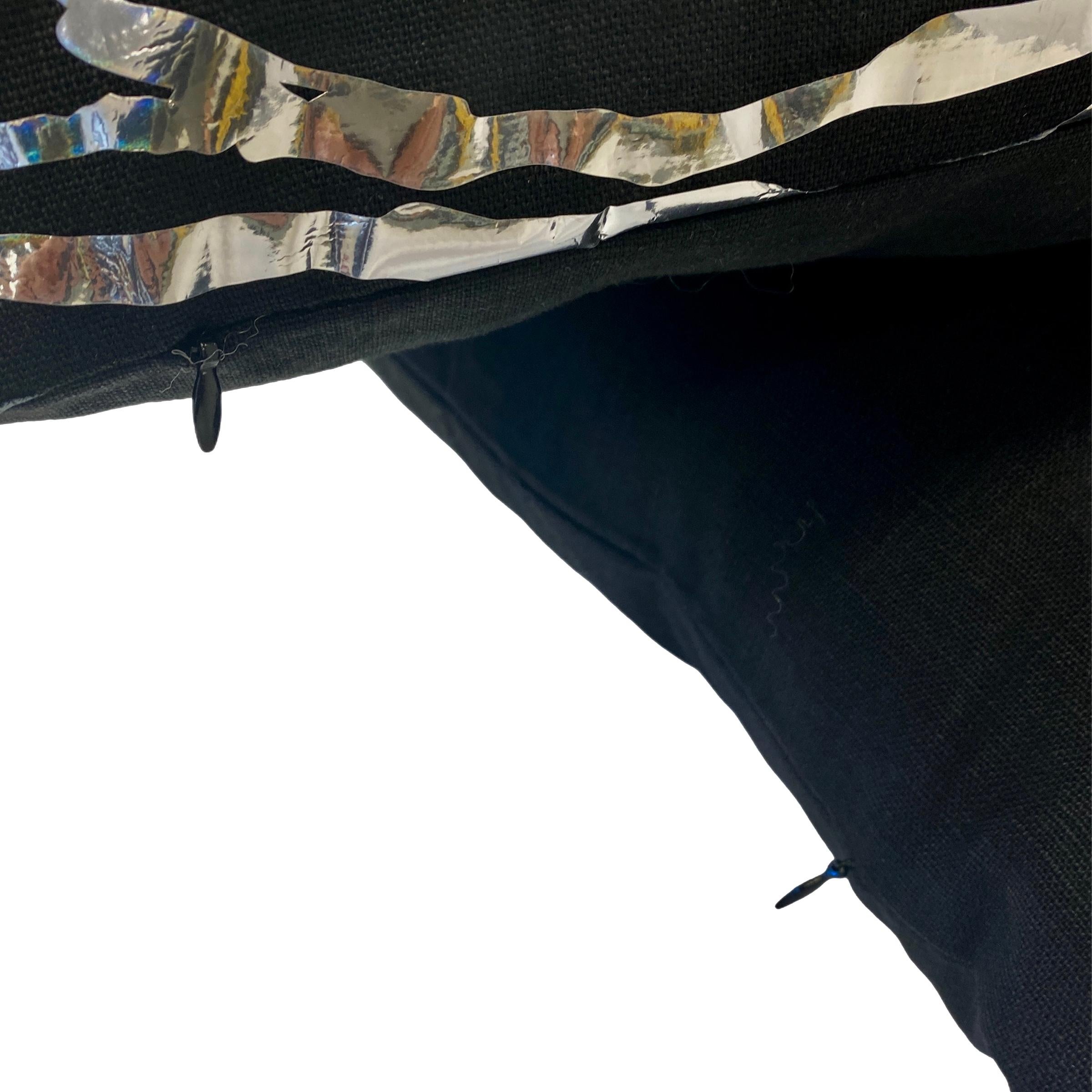 XXIe siècle et contemporain Coussins d'appoint en lin souple à motif de gouttes de pluie en noir nuit en vente