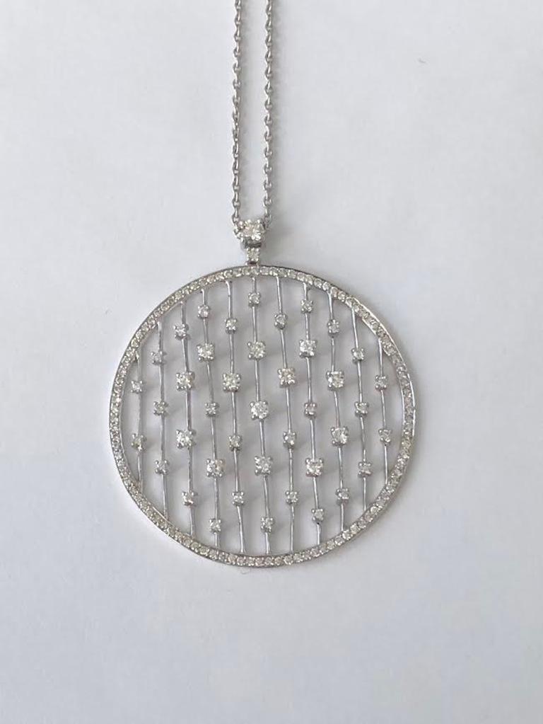 Round Cut 18 Karat White Gold Diamond Rain Drops Pendant Necklace For Sale