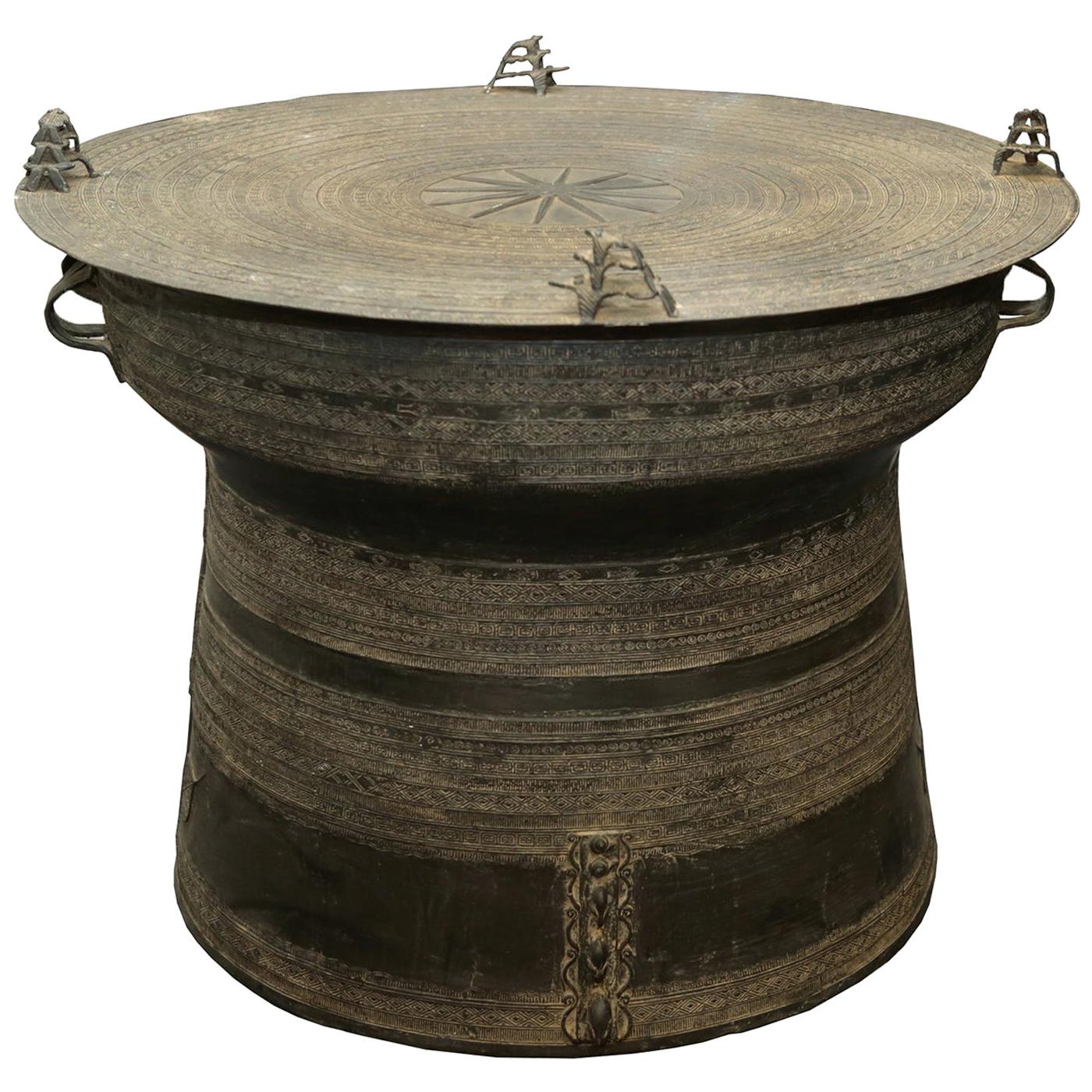 Table d'appoint tambour de pluie foncé