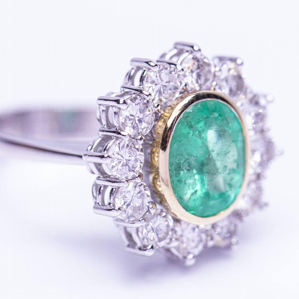 RAINA Ring mit Diamanten und Smaragd im Angebot 1