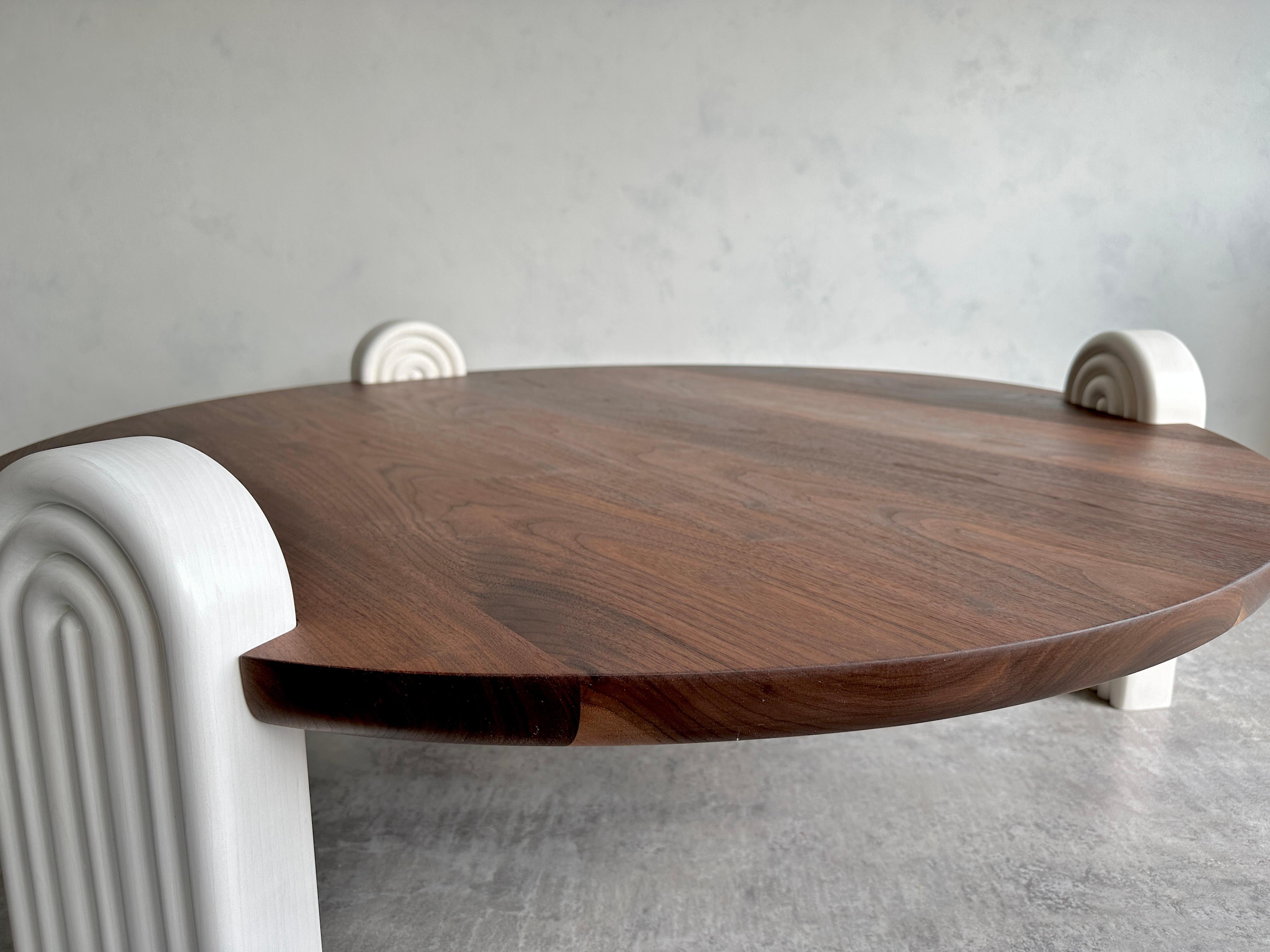 Érable Table basse arceaux arc-en-ciel de MSJ Furniture Studio en vente