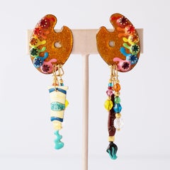 Orecchini a pendente smaltati Rainbow Artist Palette di Lunch at the Ritz, anni '80